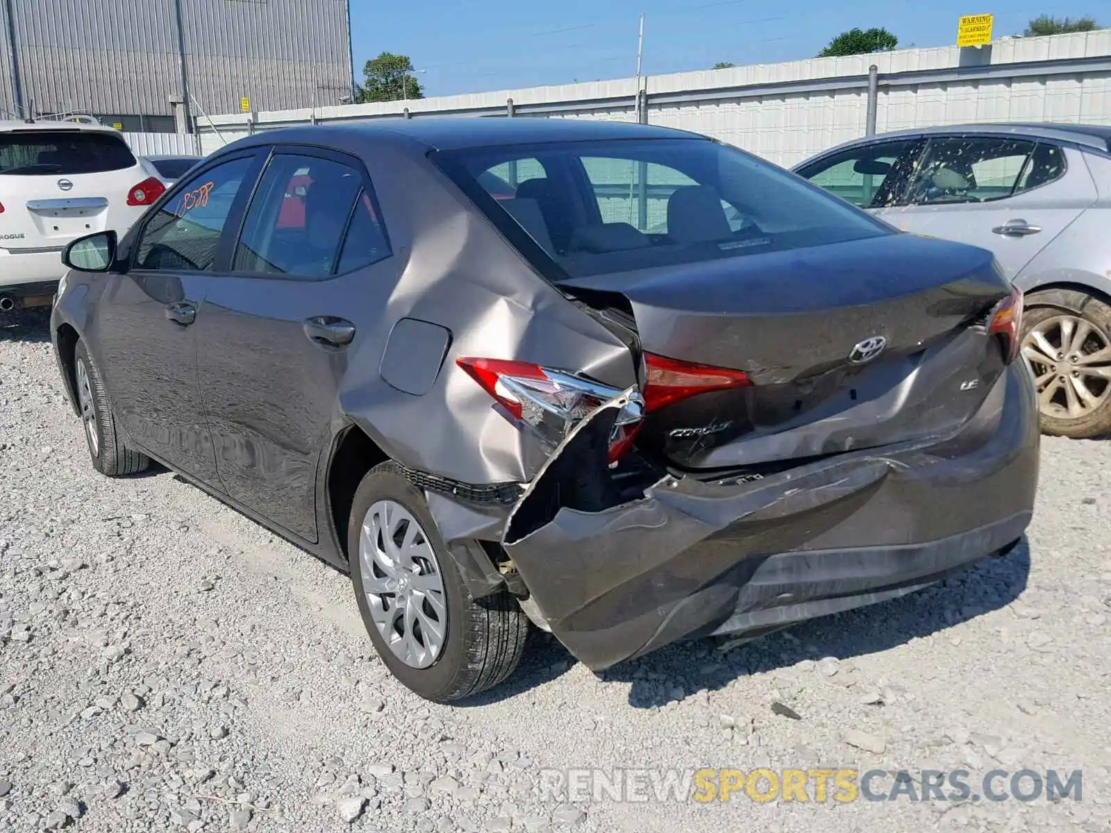 3 Photograph of a damaged car 2T1BURHE6KC173127 TOYOTA COROLLA 2019