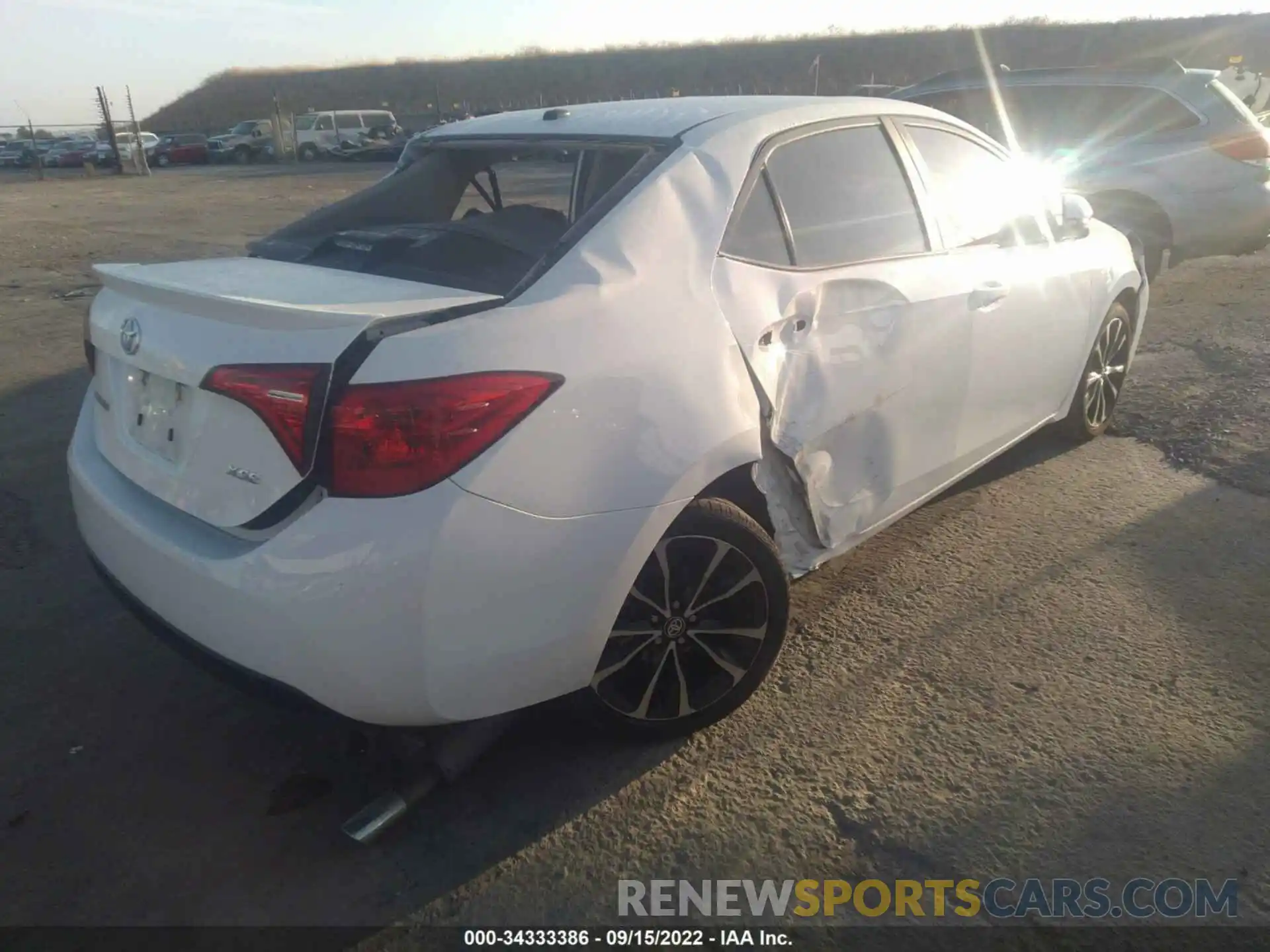 4 Photograph of a damaged car 2T1BURHE6KC174830 TOYOTA COROLLA 2019