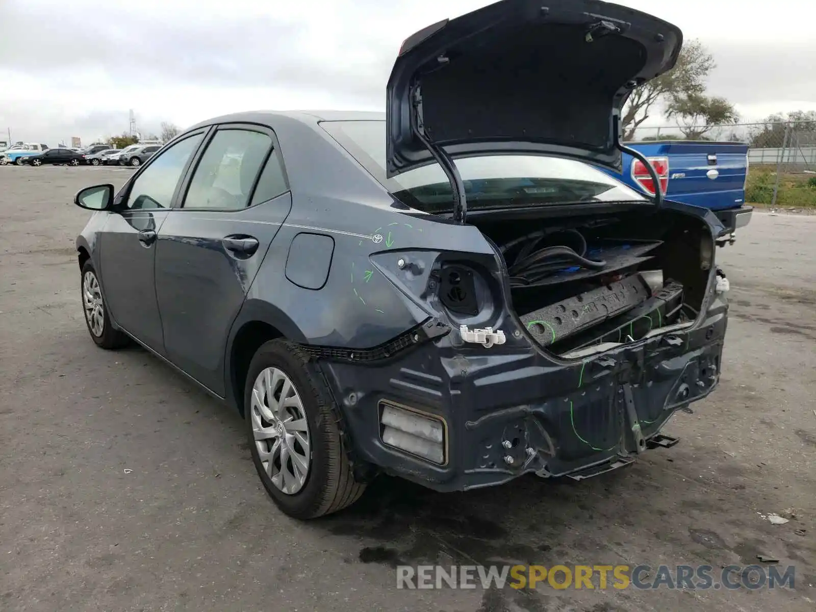 3 Photograph of a damaged car 2T1BURHE6KC174956 TOYOTA COROLLA 2019