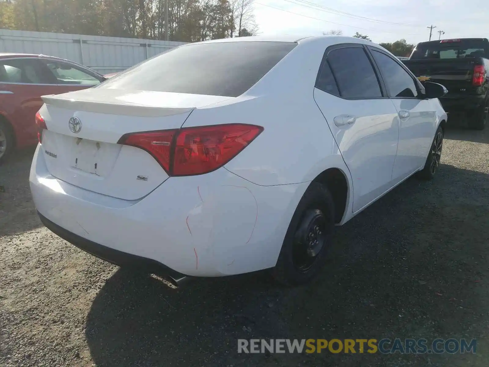 4 Photograph of a damaged car 2T1BURHE6KC175105 TOYOTA COROLLA 2019