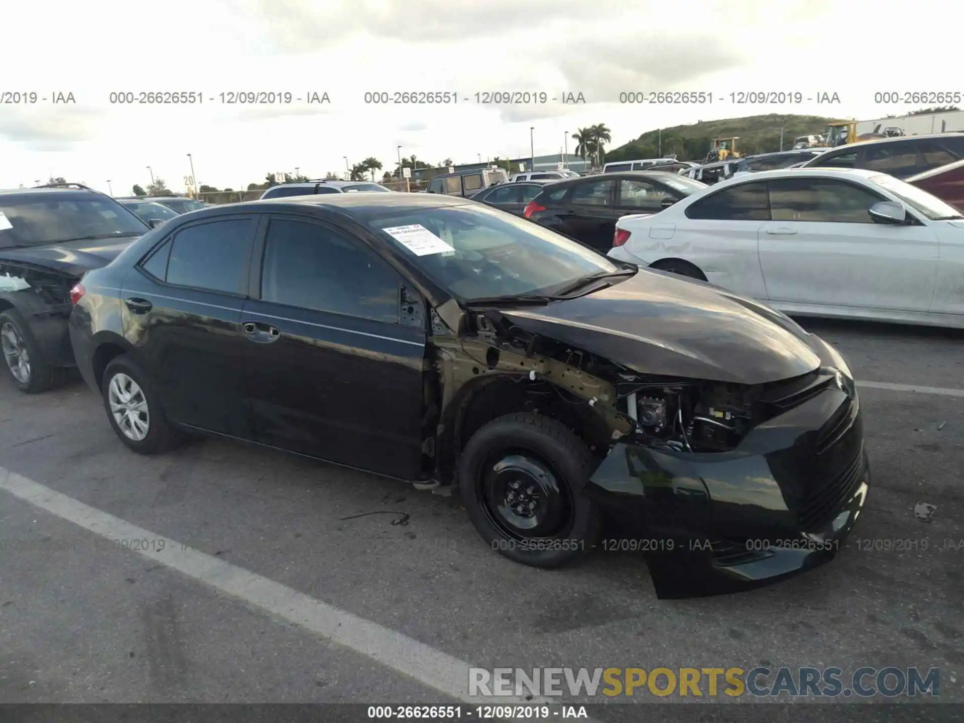 1 Photograph of a damaged car 2T1BURHE6KC175332 TOYOTA COROLLA 2019