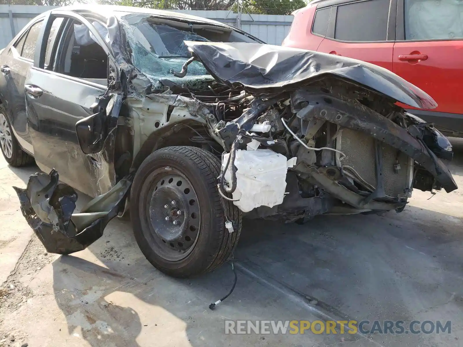 9 Photograph of a damaged car 2T1BURHE6KC175976 TOYOTA COROLLA 2019