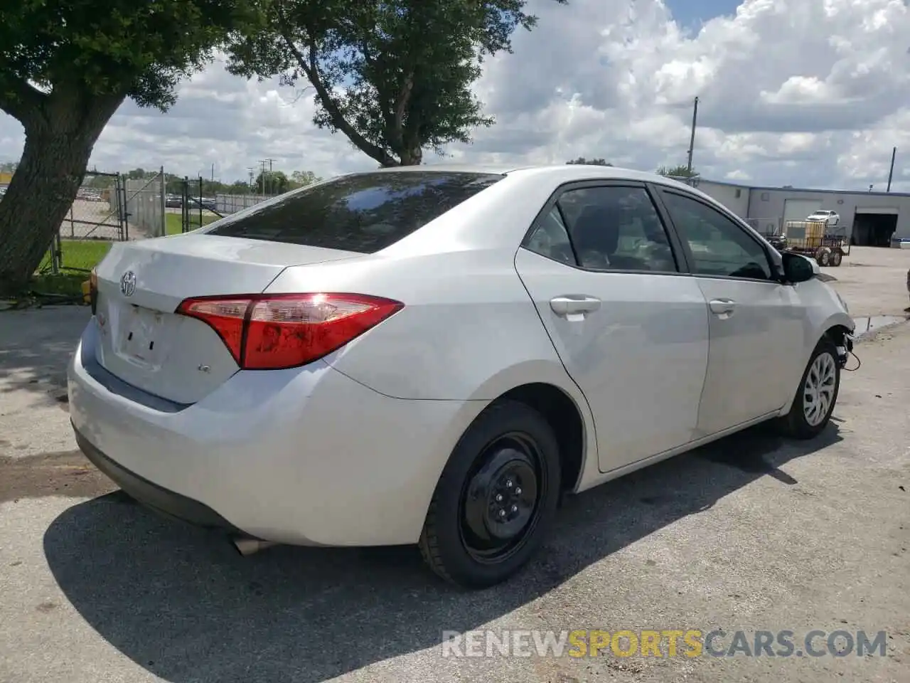 4 Photograph of a damaged car 2T1BURHE6KC176318 TOYOTA COROLLA 2019