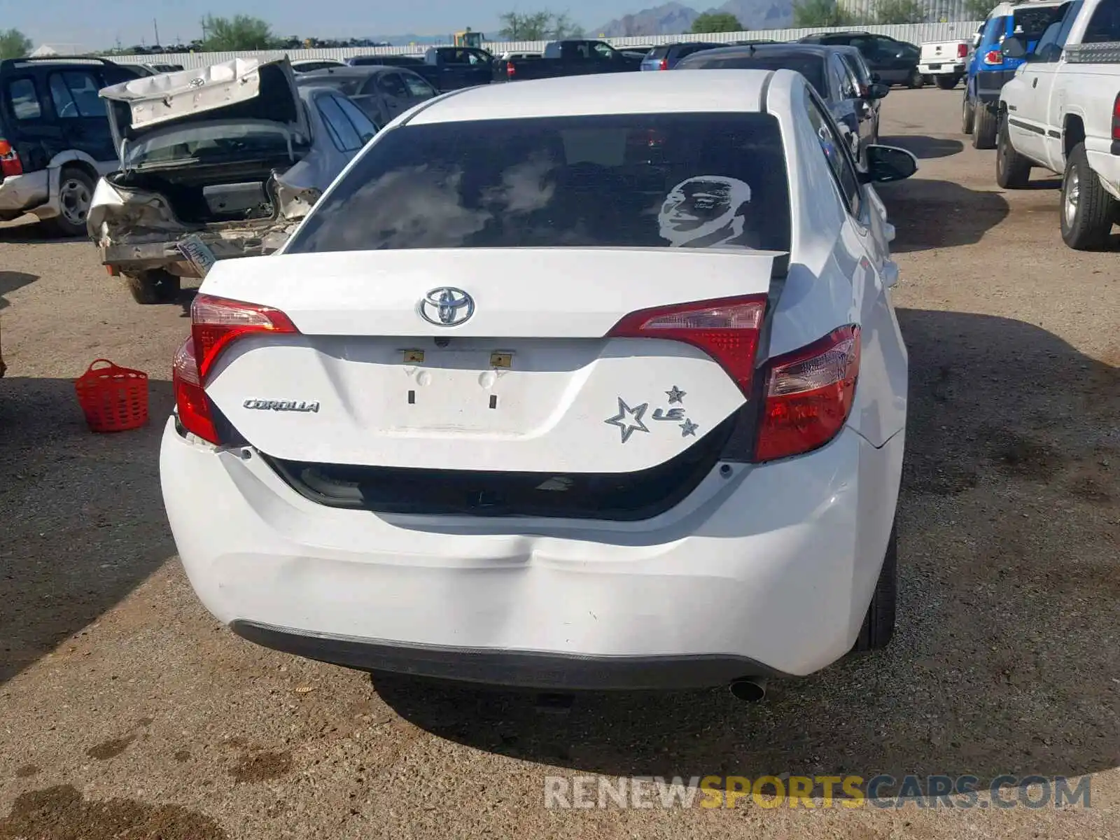 9 Photograph of a damaged car 2T1BURHE6KC176450 TOYOTA COROLLA 2019