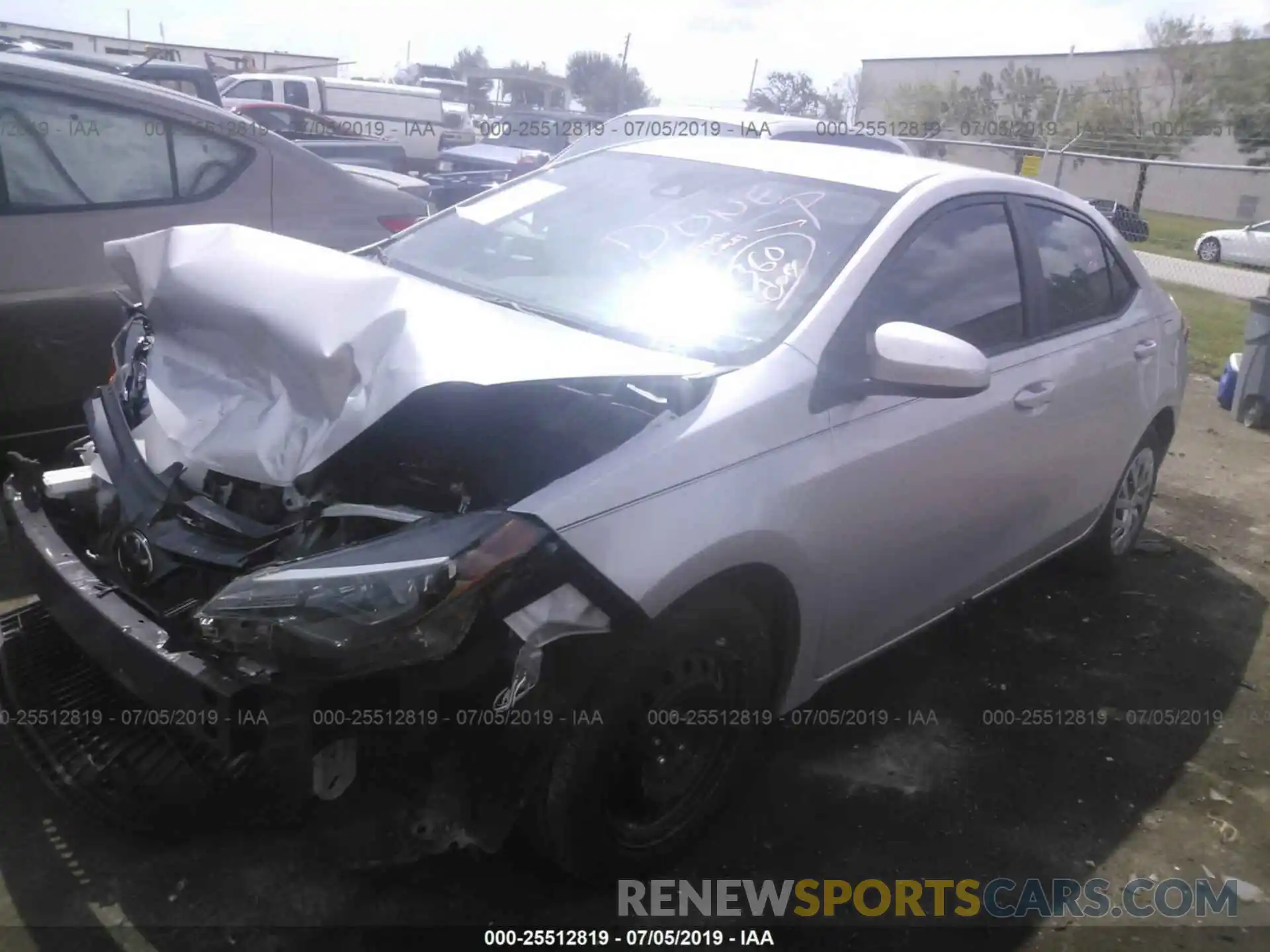 2 Photograph of a damaged car 2T1BURHE6KC176464 TOYOTA COROLLA 2019