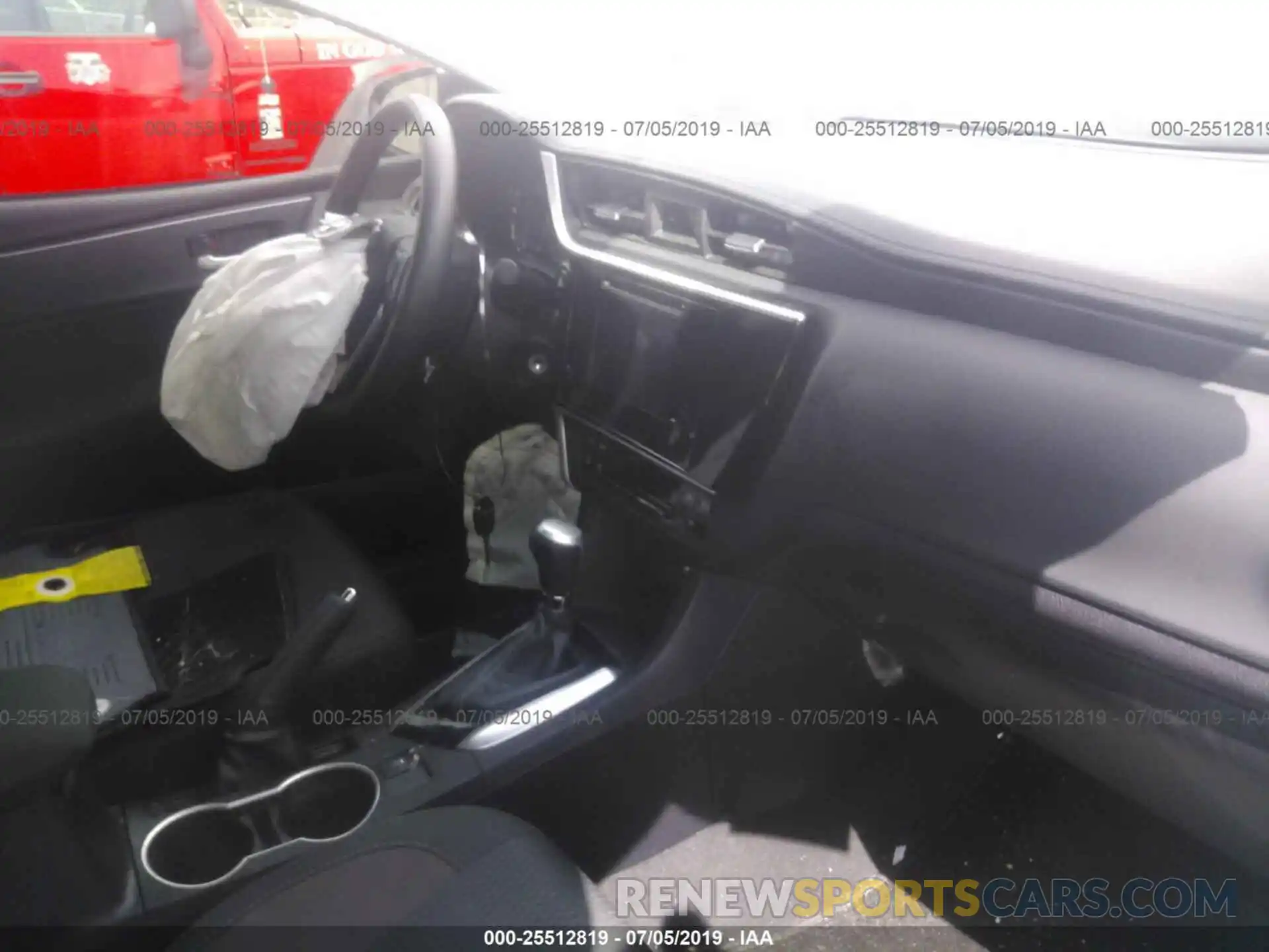 5 Photograph of a damaged car 2T1BURHE6KC176464 TOYOTA COROLLA 2019