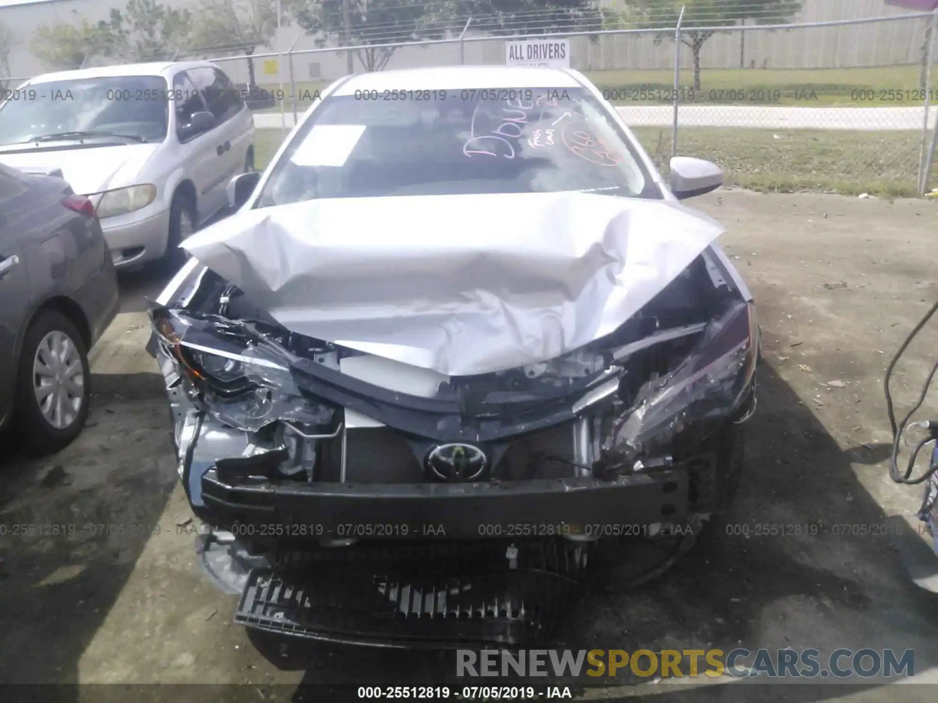 6 Photograph of a damaged car 2T1BURHE6KC176464 TOYOTA COROLLA 2019