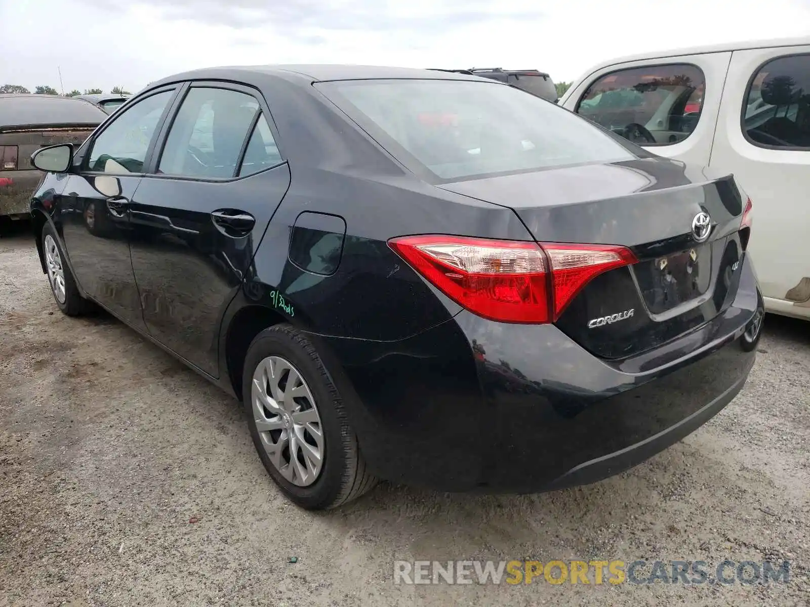 3 Photograph of a damaged car 2T1BURHE6KC177467 TOYOTA COROLLA 2019