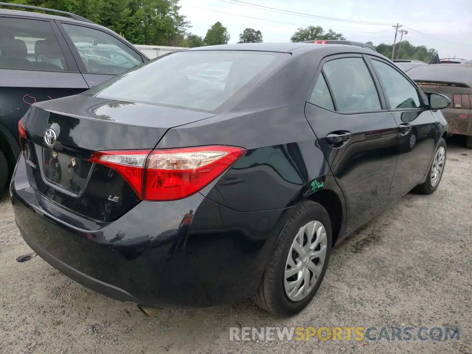 4 Photograph of a damaged car 2T1BURHE6KC177467 TOYOTA COROLLA 2019