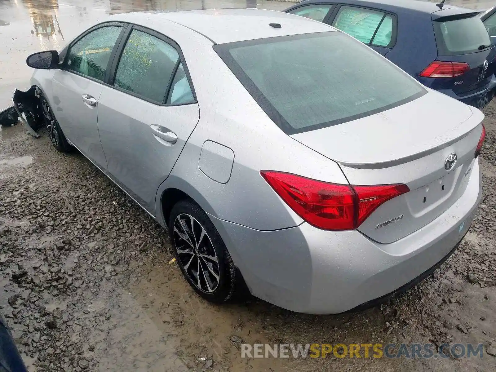 3 Photograph of a damaged car 2T1BURHE6KC177761 TOYOTA COROLLA 2019