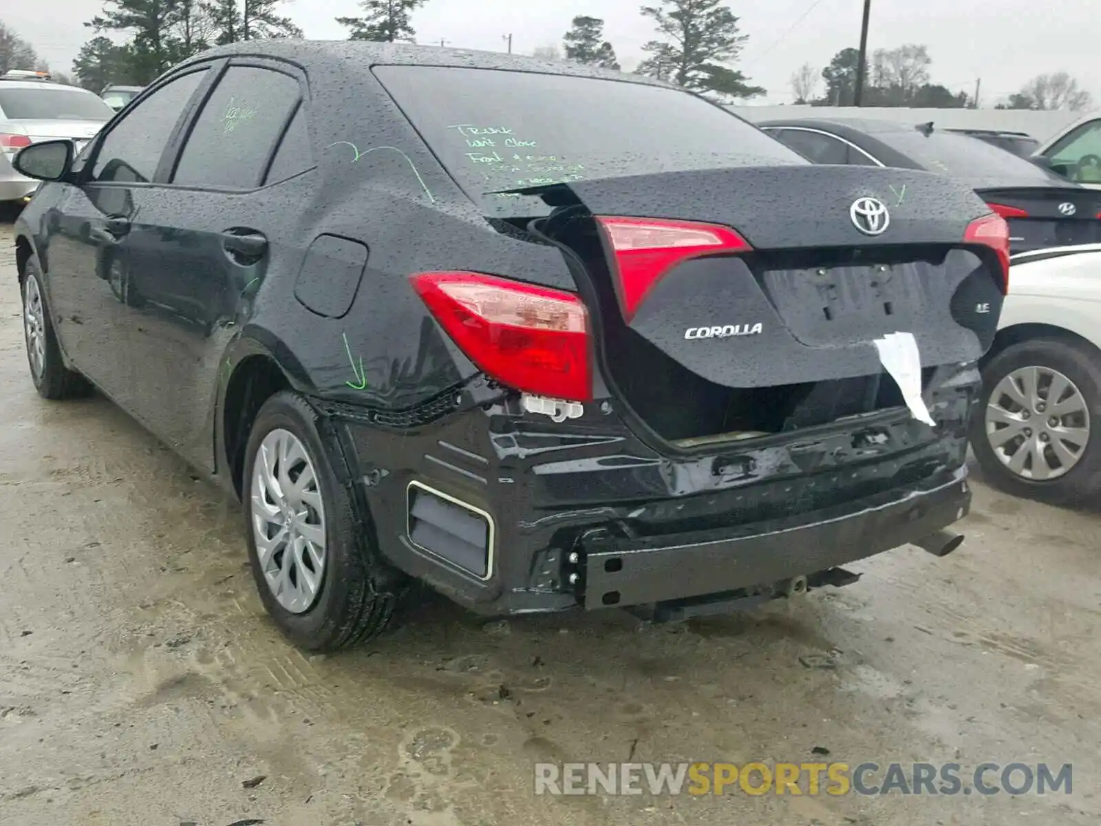 3 Photograph of a damaged car 2T1BURHE6KC177890 TOYOTA COROLLA 2019