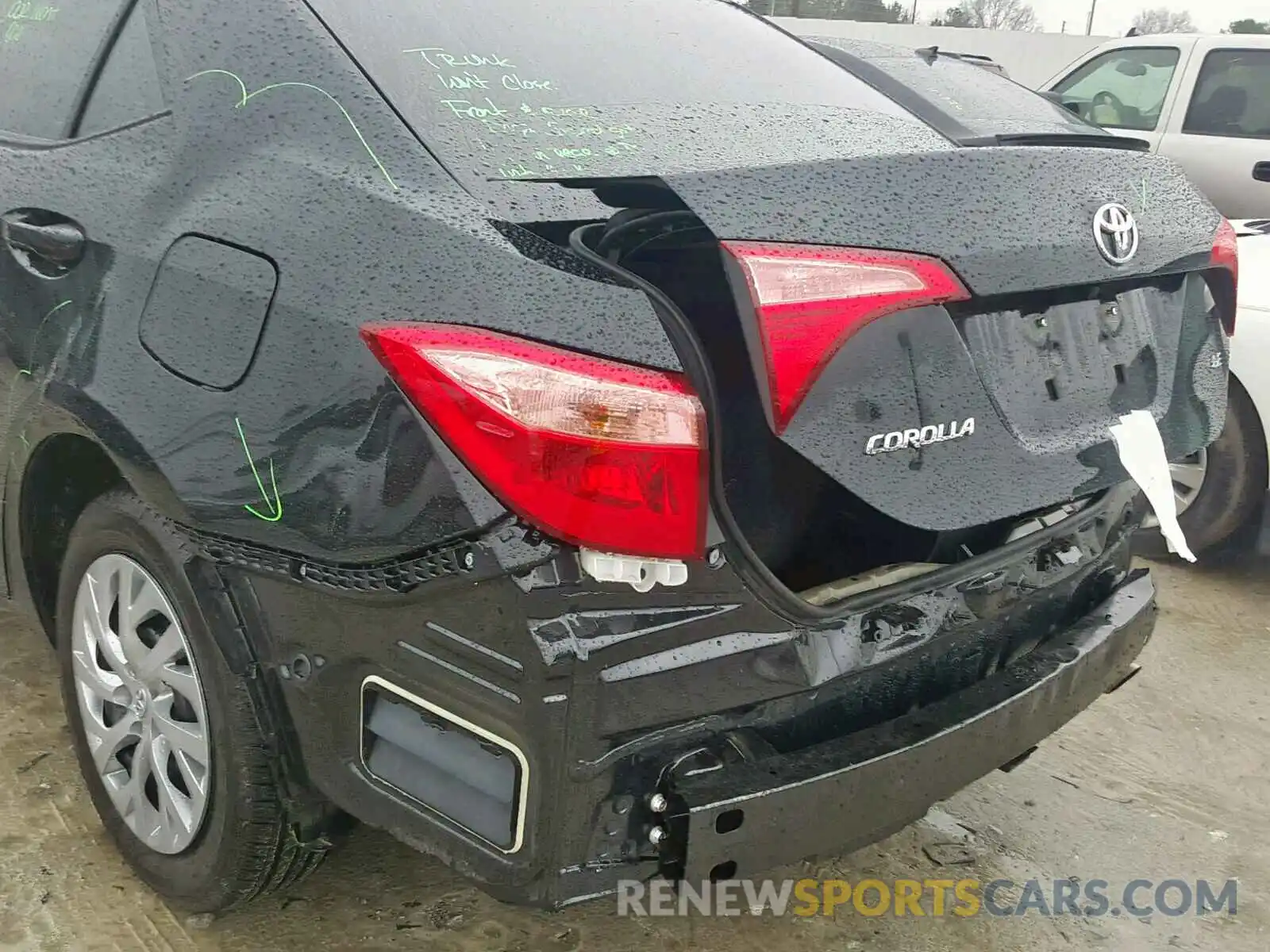 9 Photograph of a damaged car 2T1BURHE6KC177890 TOYOTA COROLLA 2019