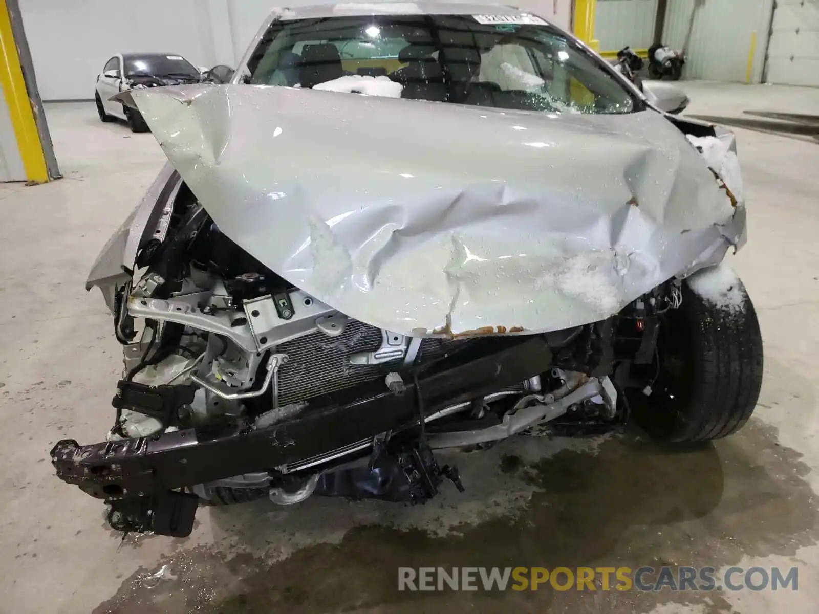 10 Photograph of a damaged car 2T1BURHE6KC178473 TOYOTA COROLLA 2019