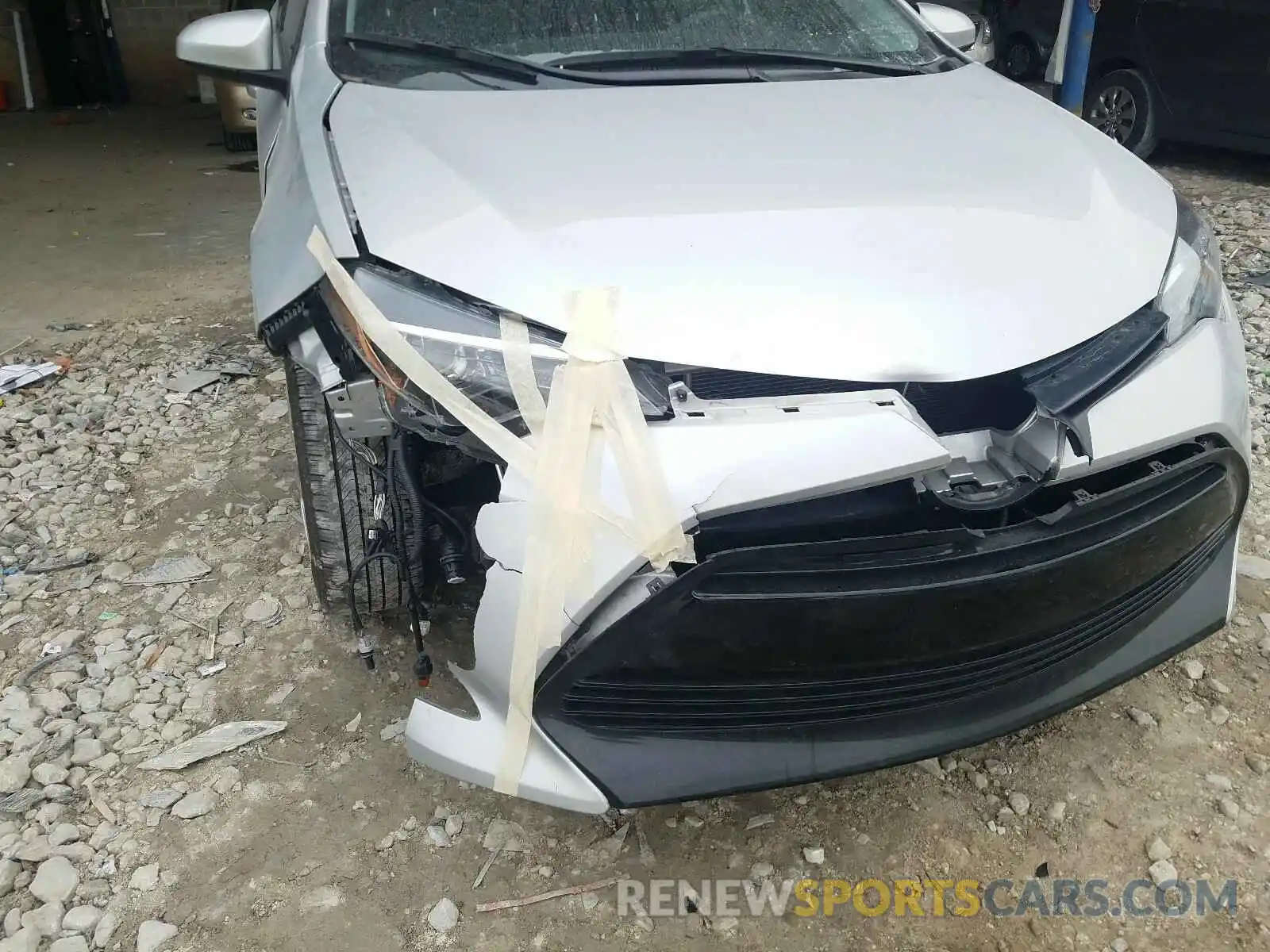 9 Photograph of a damaged car 2T1BURHE6KC178635 TOYOTA COROLLA 2019