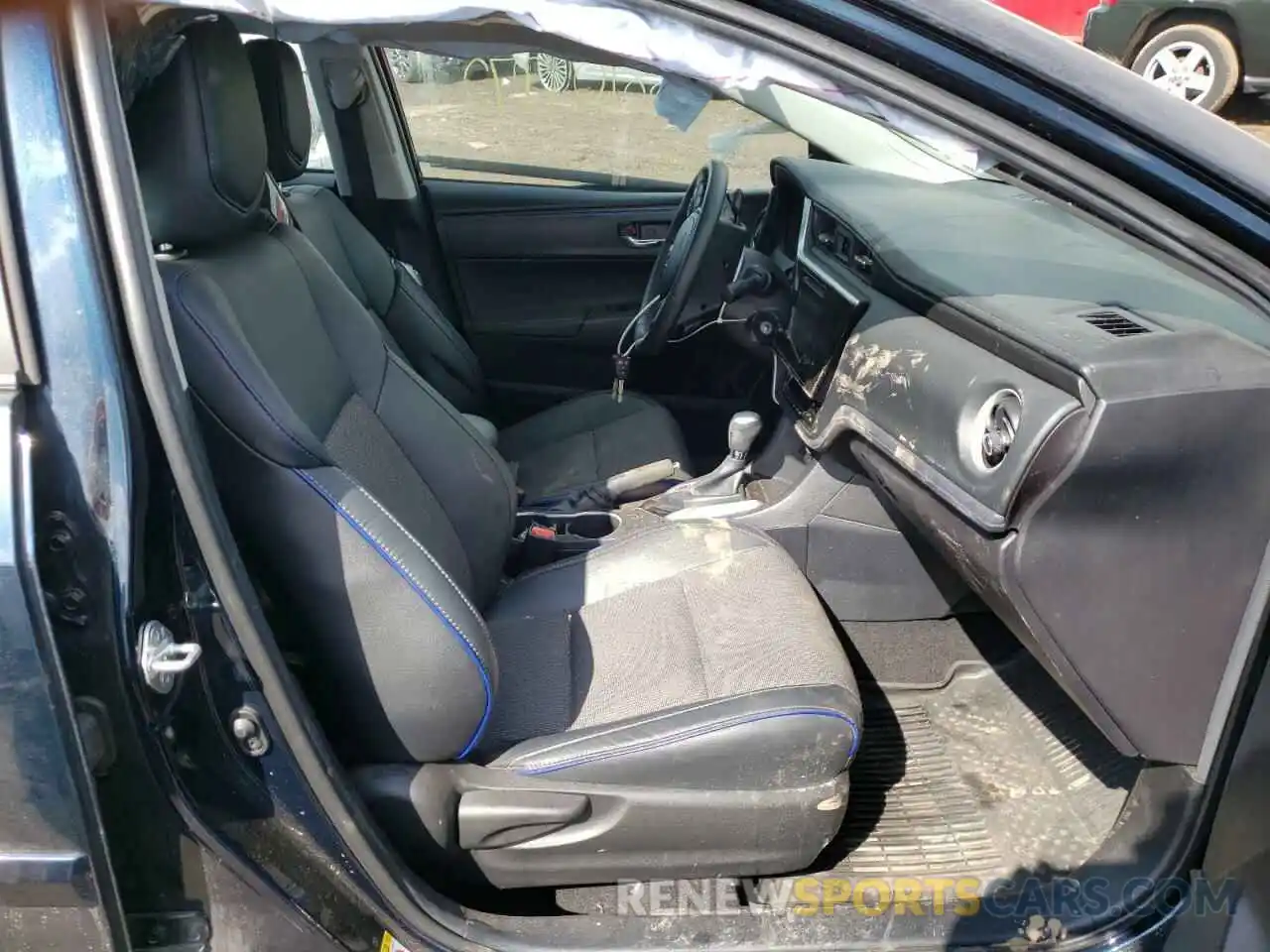 5 Photograph of a damaged car 2T1BURHE6KC179719 TOYOTA COROLLA 2019