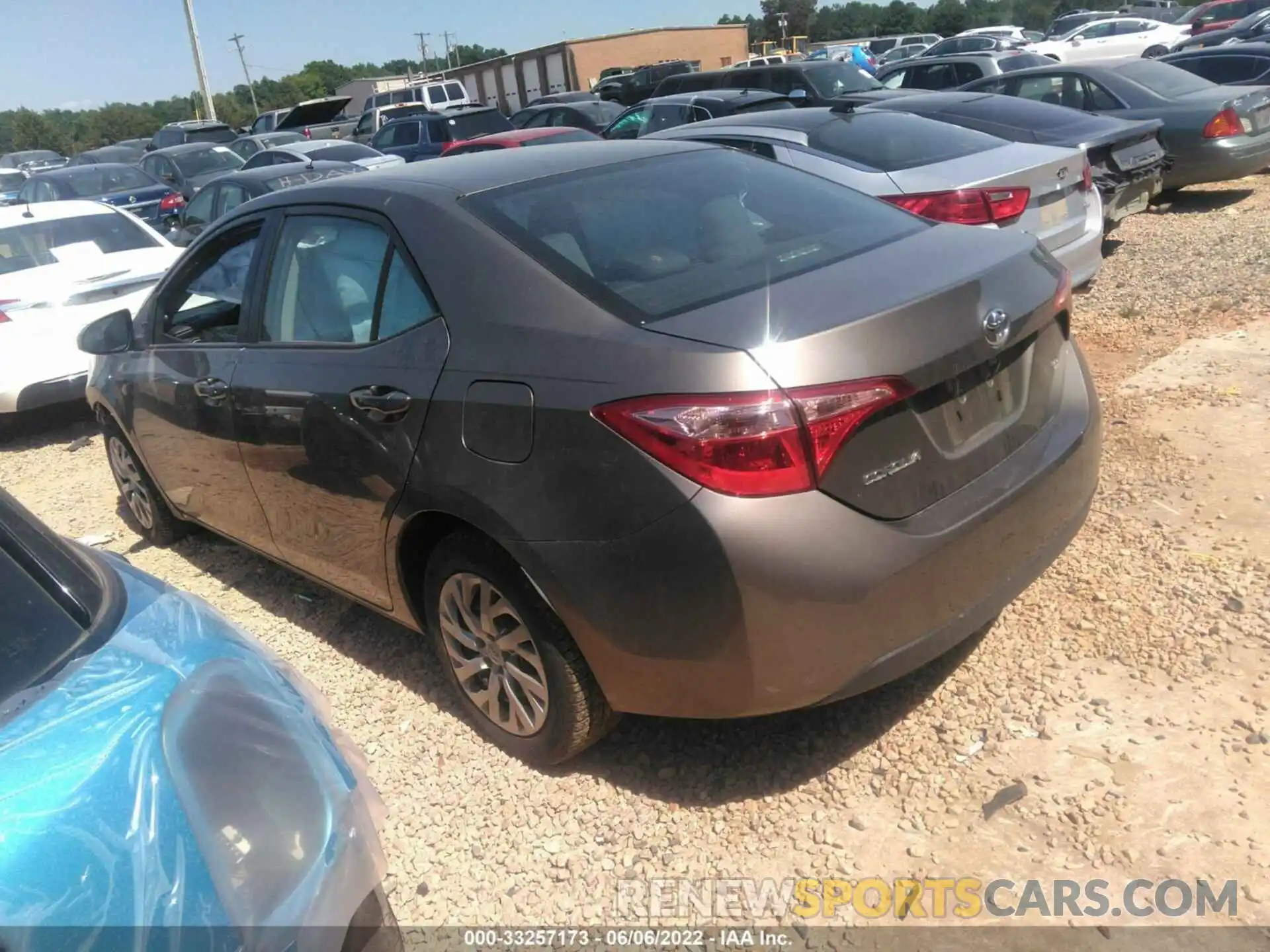 3 Photograph of a damaged car 2T1BURHE6KC180062 TOYOTA COROLLA 2019