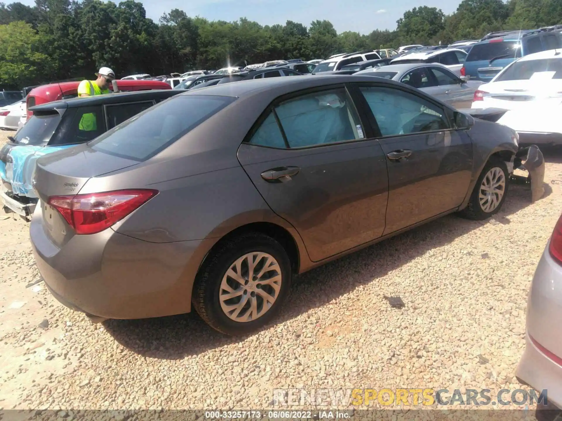 4 Photograph of a damaged car 2T1BURHE6KC180062 TOYOTA COROLLA 2019