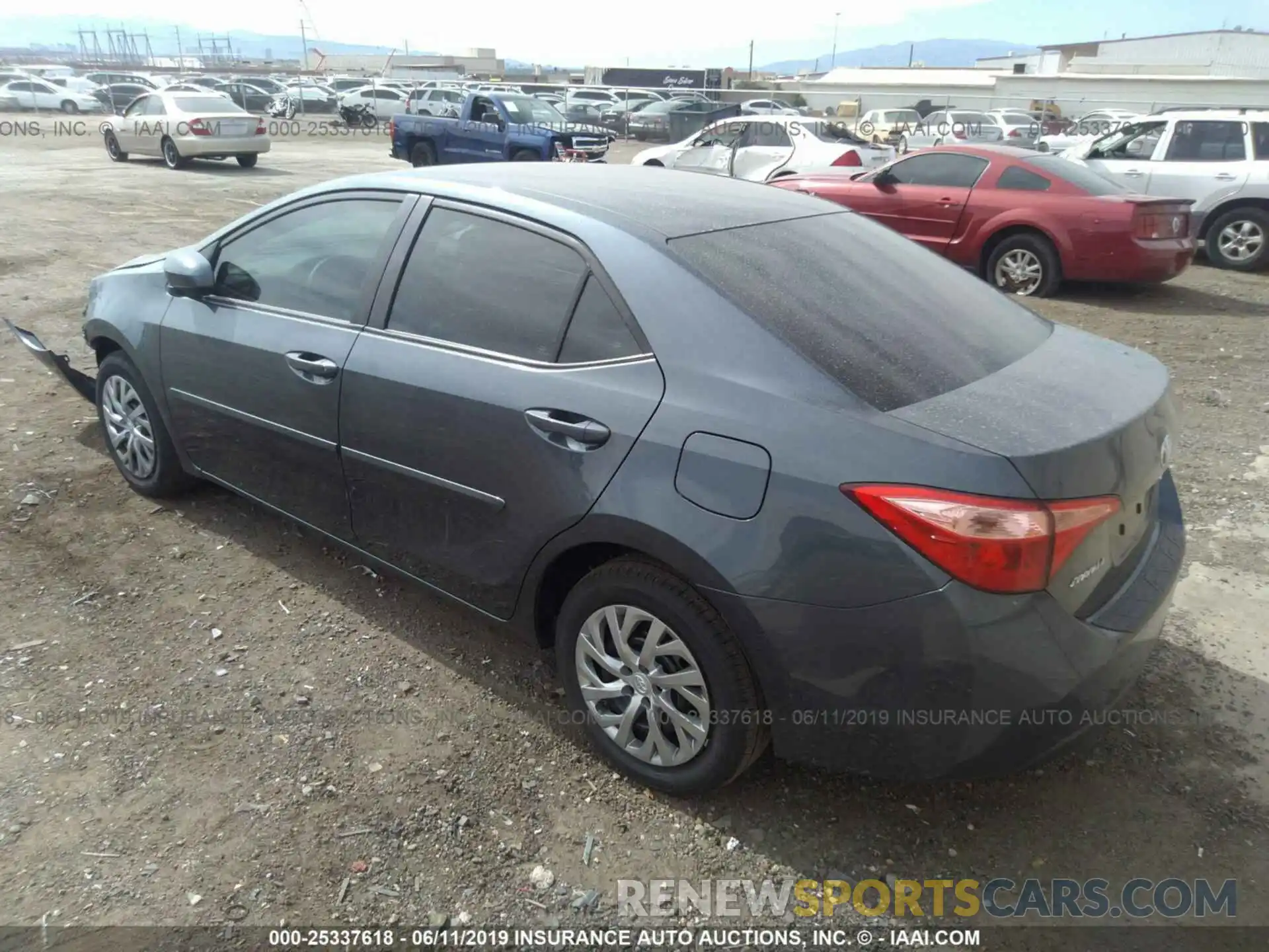 3 Photograph of a damaged car 2T1BURHE6KC180353 TOYOTA COROLLA 2019