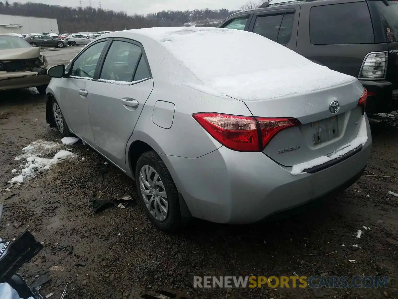 3 Photograph of a damaged car 2T1BURHE6KC180417 TOYOTA COROLLA 2019