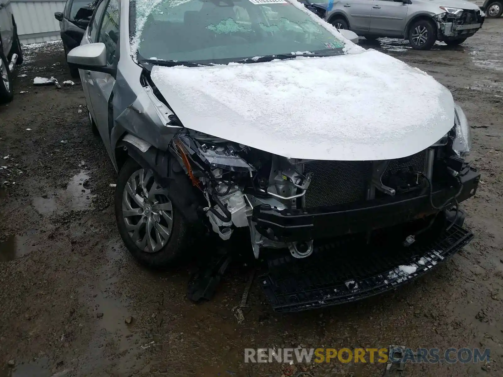 9 Photograph of a damaged car 2T1BURHE6KC180417 TOYOTA COROLLA 2019