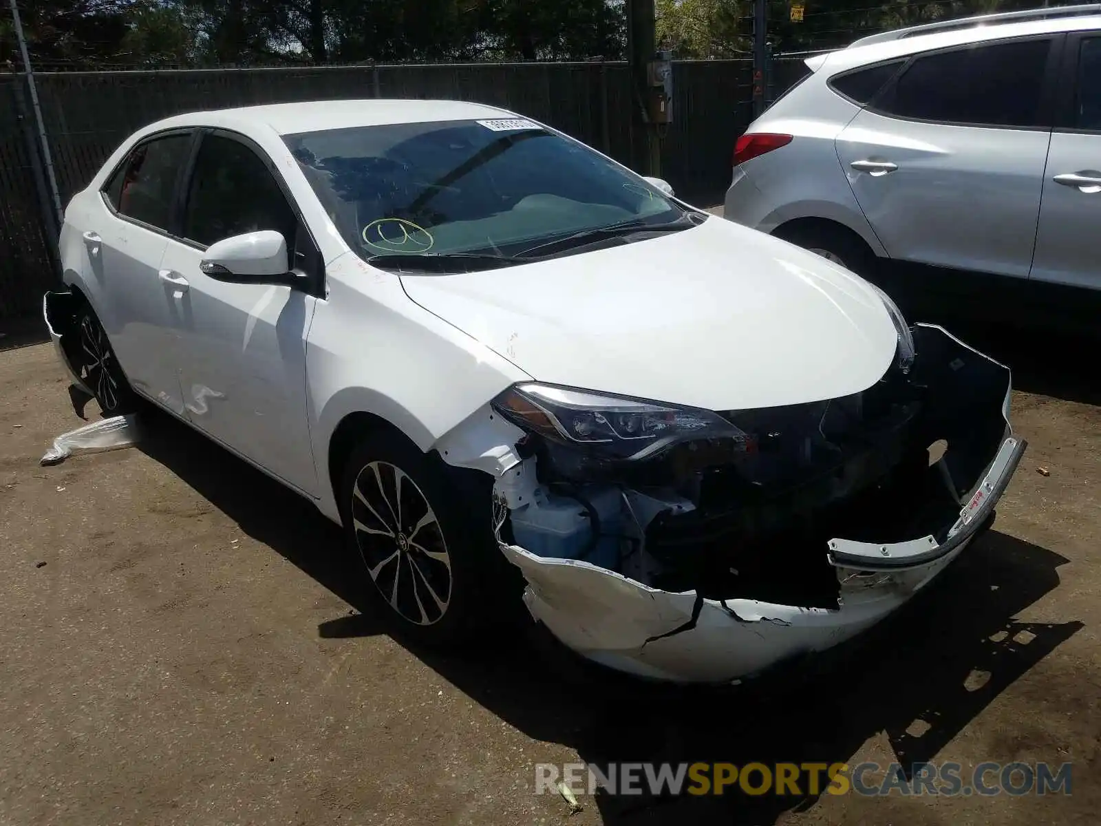 1 Photograph of a damaged car 2T1BURHE6KC180899 TOYOTA COROLLA 2019