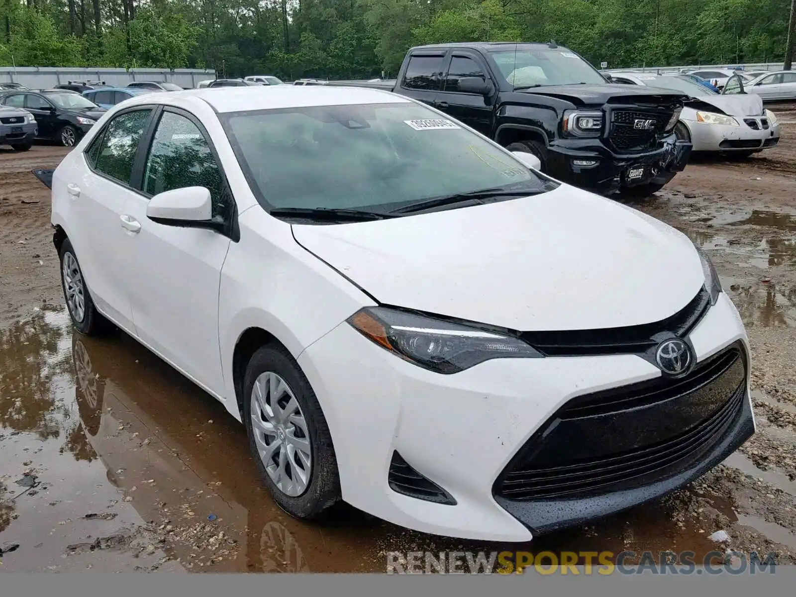 1 Photograph of a damaged car 2T1BURHE6KC181082 TOYOTA COROLLA 2019