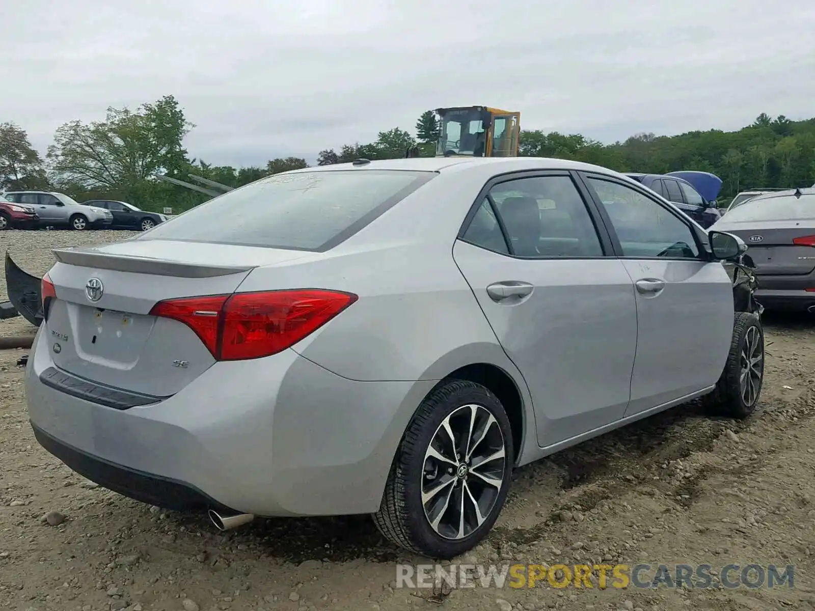 4 Photograph of a damaged car 2T1BURHE6KC182118 TOYOTA COROLLA 2019