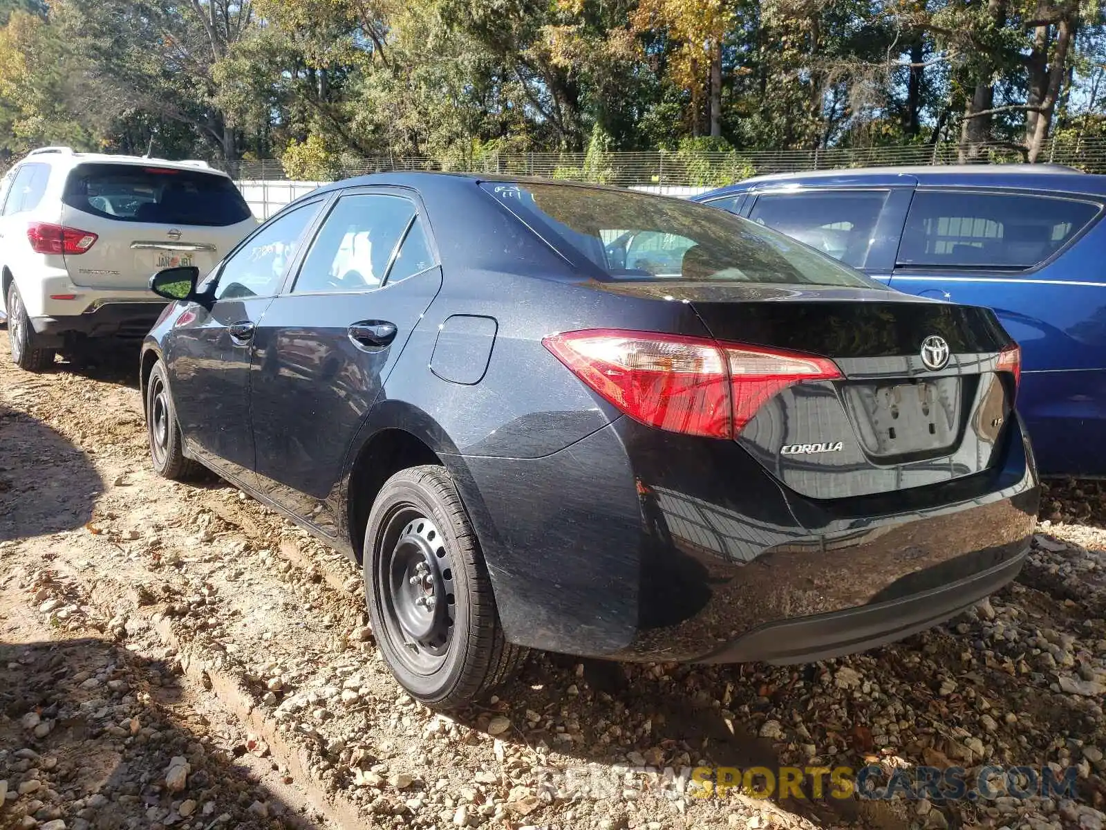 3 Photograph of a damaged car 2T1BURHE6KC183253 TOYOTA COROLLA 2019