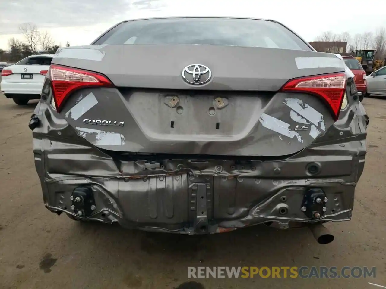 9 Photograph of a damaged car 2T1BURHE6KC183799 TOYOTA COROLLA 2019