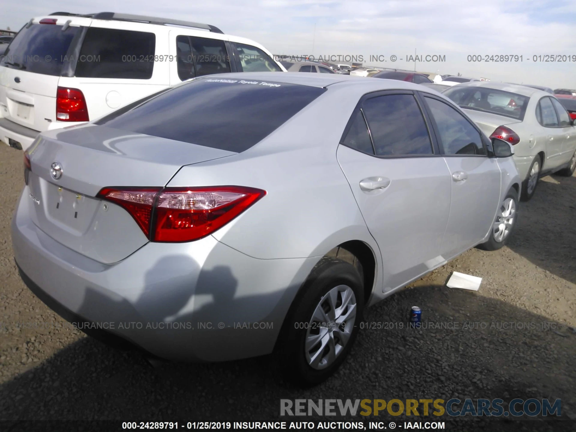 4 Photograph of a damaged car 2T1BURHE6KC184662 TOYOTA COROLLA 2019