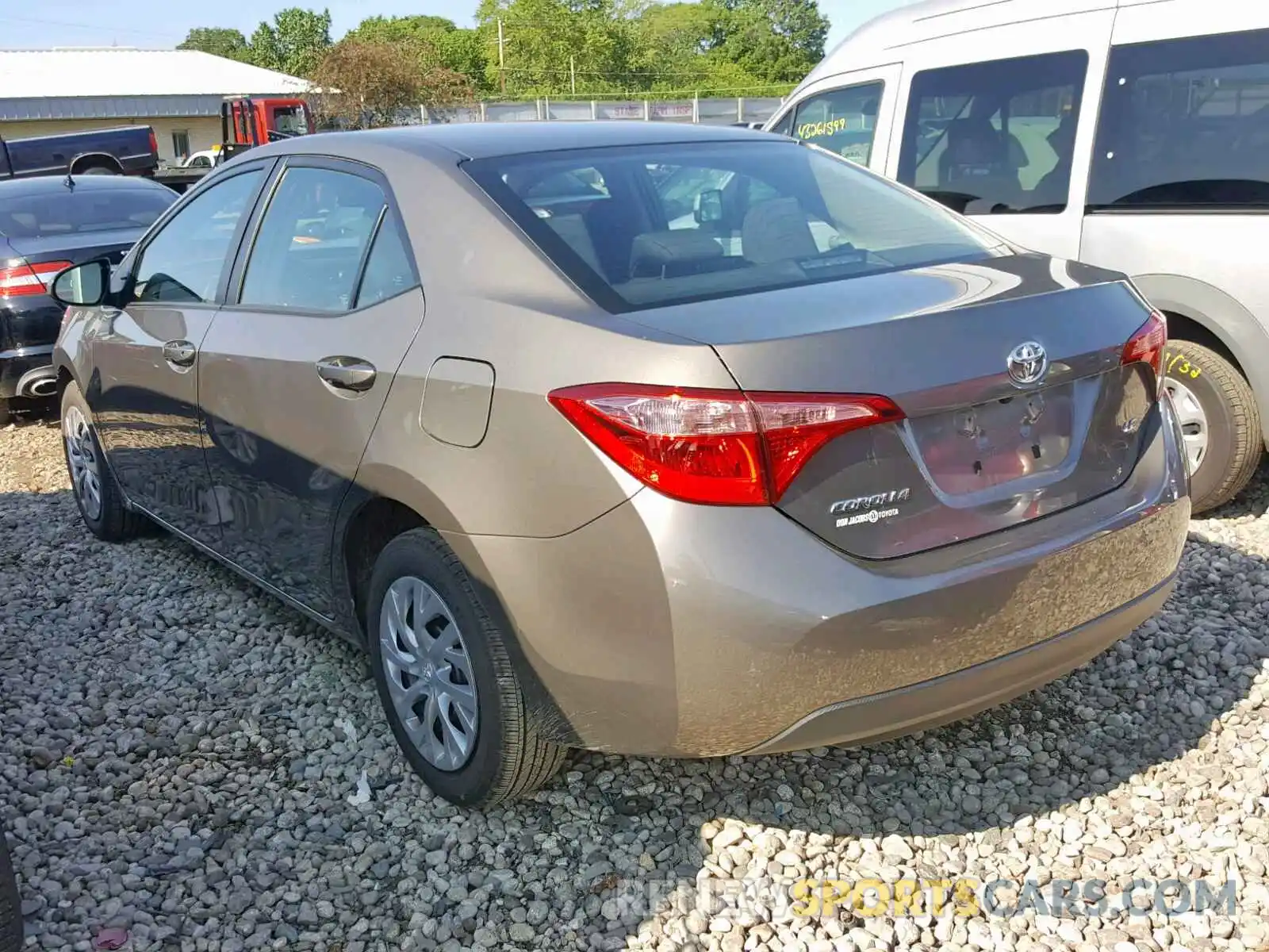 3 Photograph of a damaged car 2T1BURHE6KC185438 TOYOTA COROLLA 2019