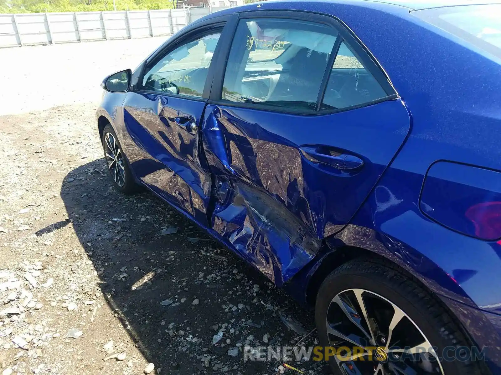 10 Photograph of a damaged car 2T1BURHE6KC186900 TOYOTA COROLLA 2019