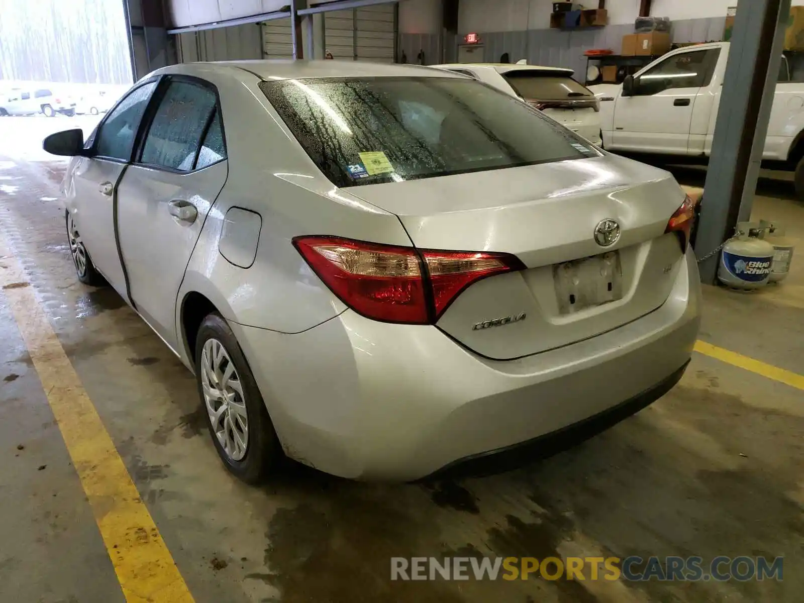 3 Photograph of a damaged car 2T1BURHE6KC187352 TOYOTA COROLLA 2019