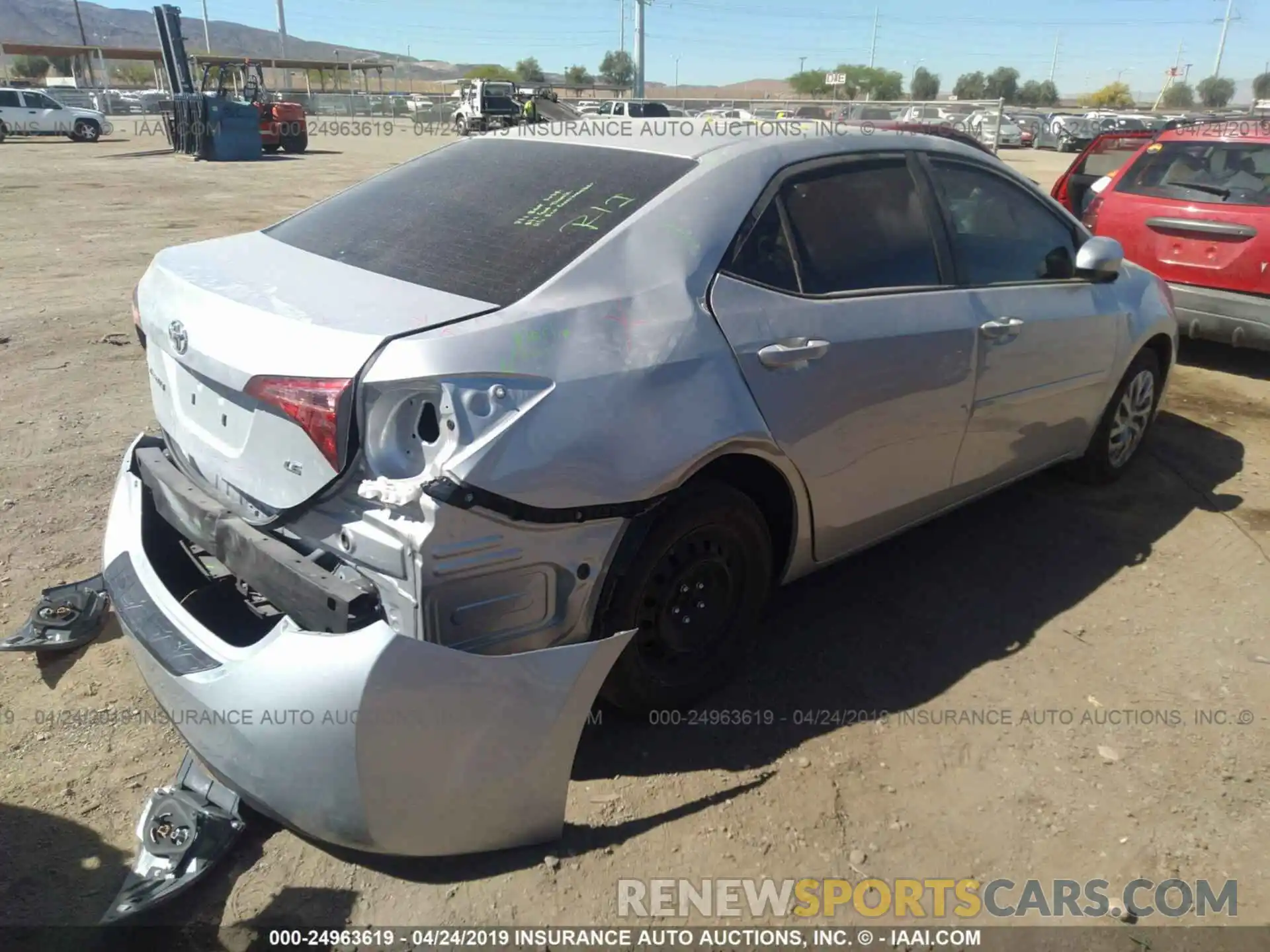 4 Photograph of a damaged car 2T1BURHE6KC188288 TOYOTA COROLLA 2019