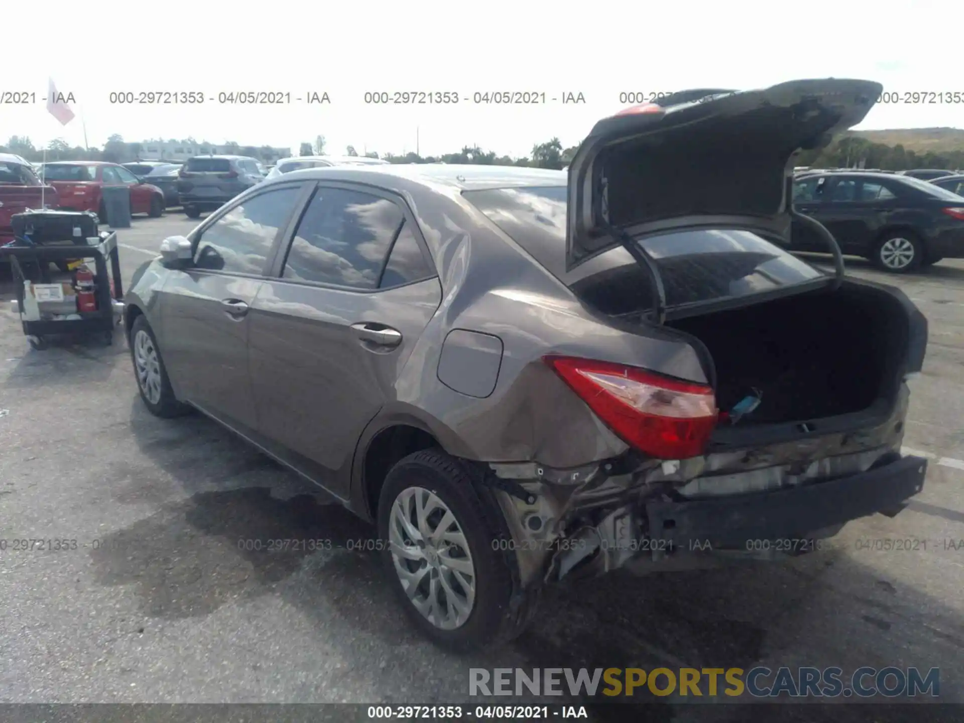 3 Photograph of a damaged car 2T1BURHE6KC188968 TOYOTA COROLLA 2019