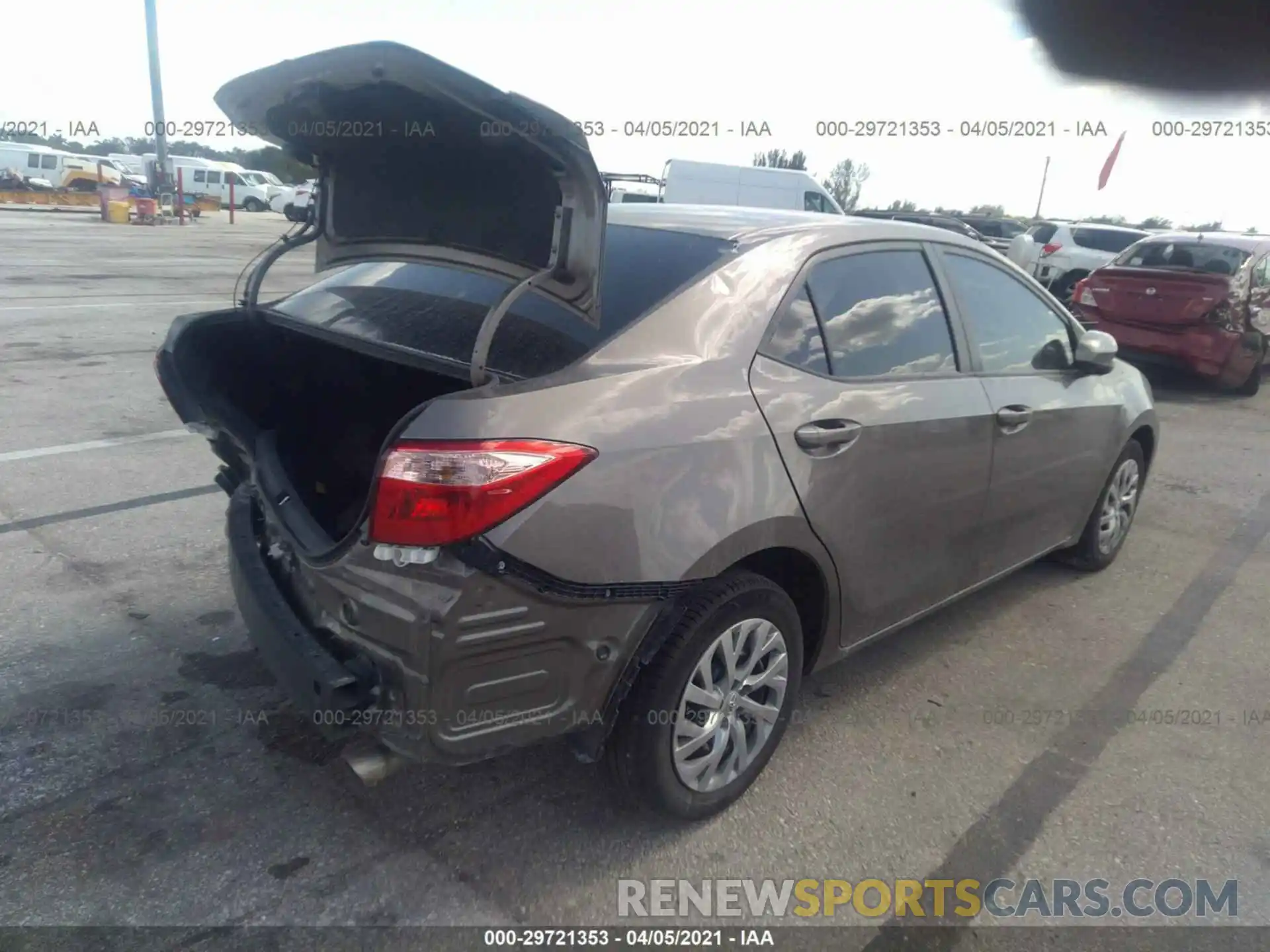 4 Photograph of a damaged car 2T1BURHE6KC188968 TOYOTA COROLLA 2019