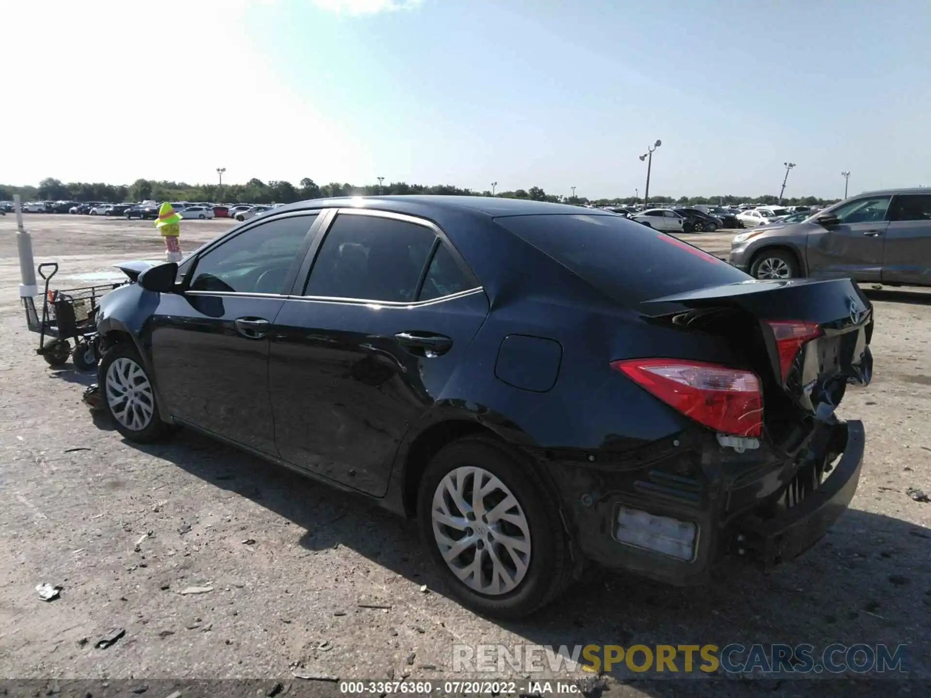 3 Photograph of a damaged car 2T1BURHE6KC189537 TOYOTA COROLLA 2019