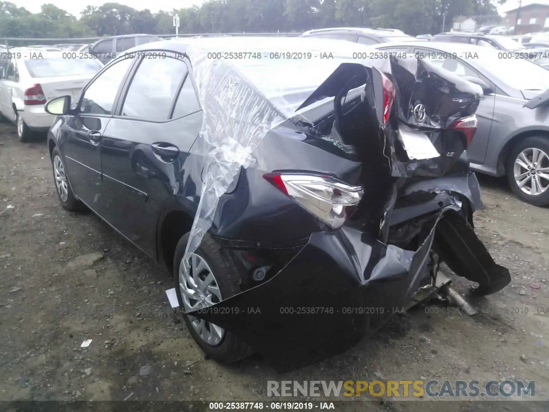 3 Photograph of a damaged car 2T1BURHE6KC189618 TOYOTA COROLLA 2019