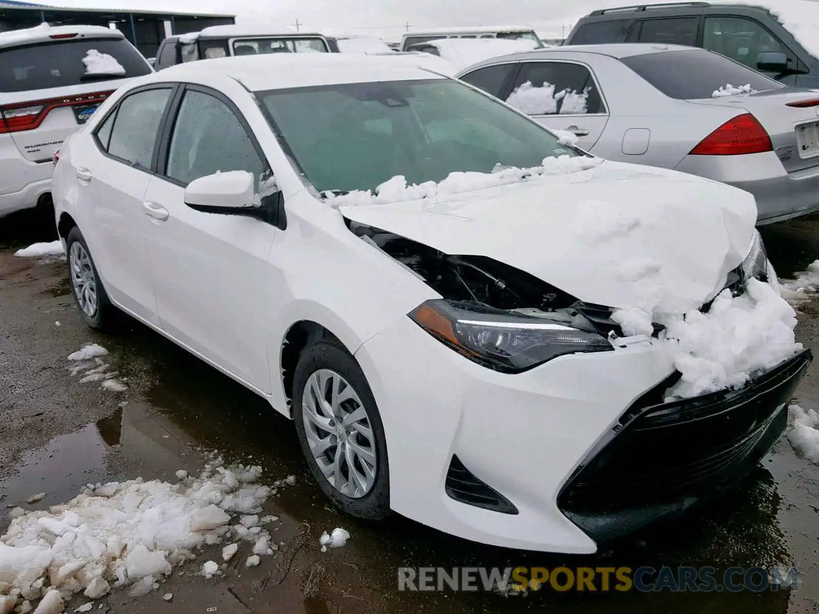 1 Photograph of a damaged car 2T1BURHE6KC189621 TOYOTA COROLLA 2019