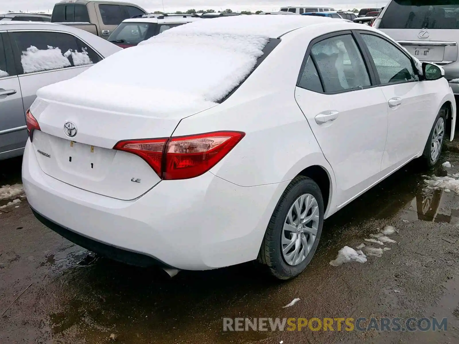 4 Photograph of a damaged car 2T1BURHE6KC189621 TOYOTA COROLLA 2019