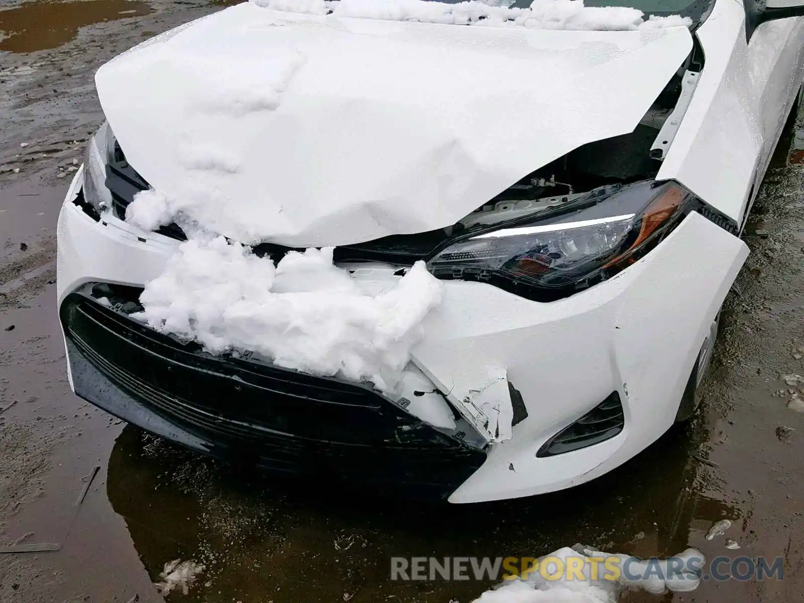 9 Photograph of a damaged car 2T1BURHE6KC189621 TOYOTA COROLLA 2019