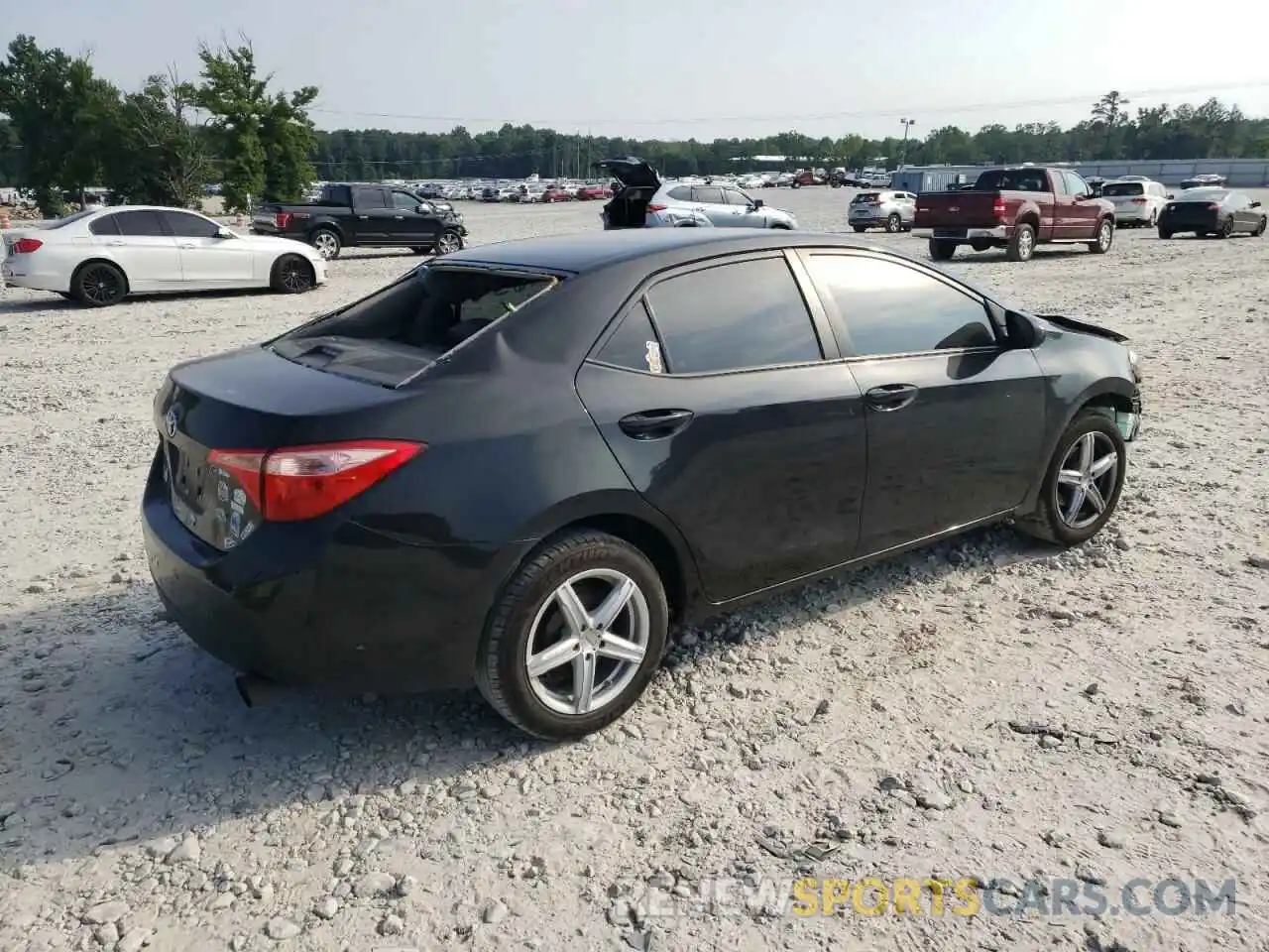 4 Photograph of a damaged car 2T1BURHE6KC189845 TOYOTA COROLLA 2019