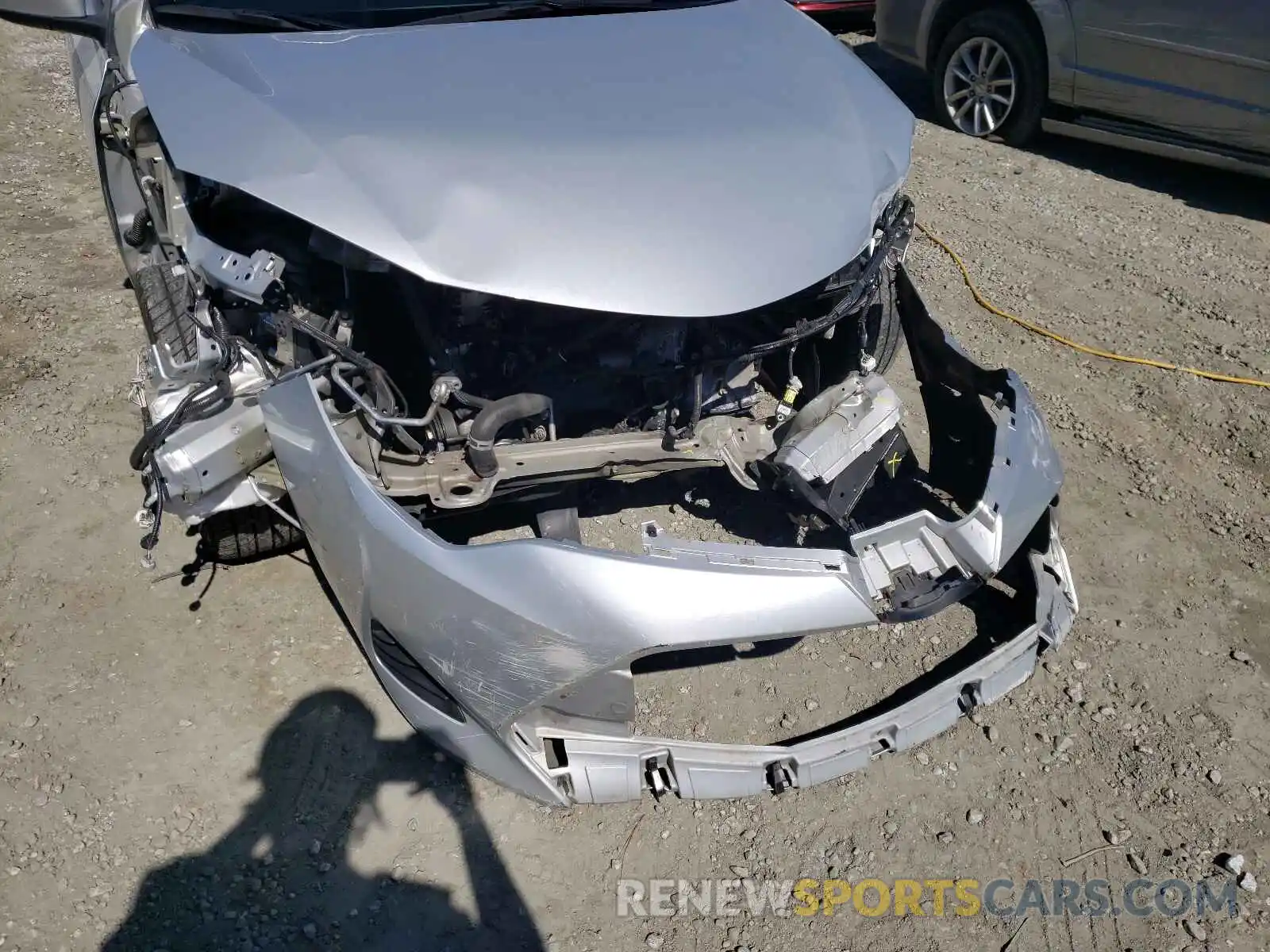 9 Photograph of a damaged car 2T1BURHE6KC190154 TOYOTA COROLLA 2019