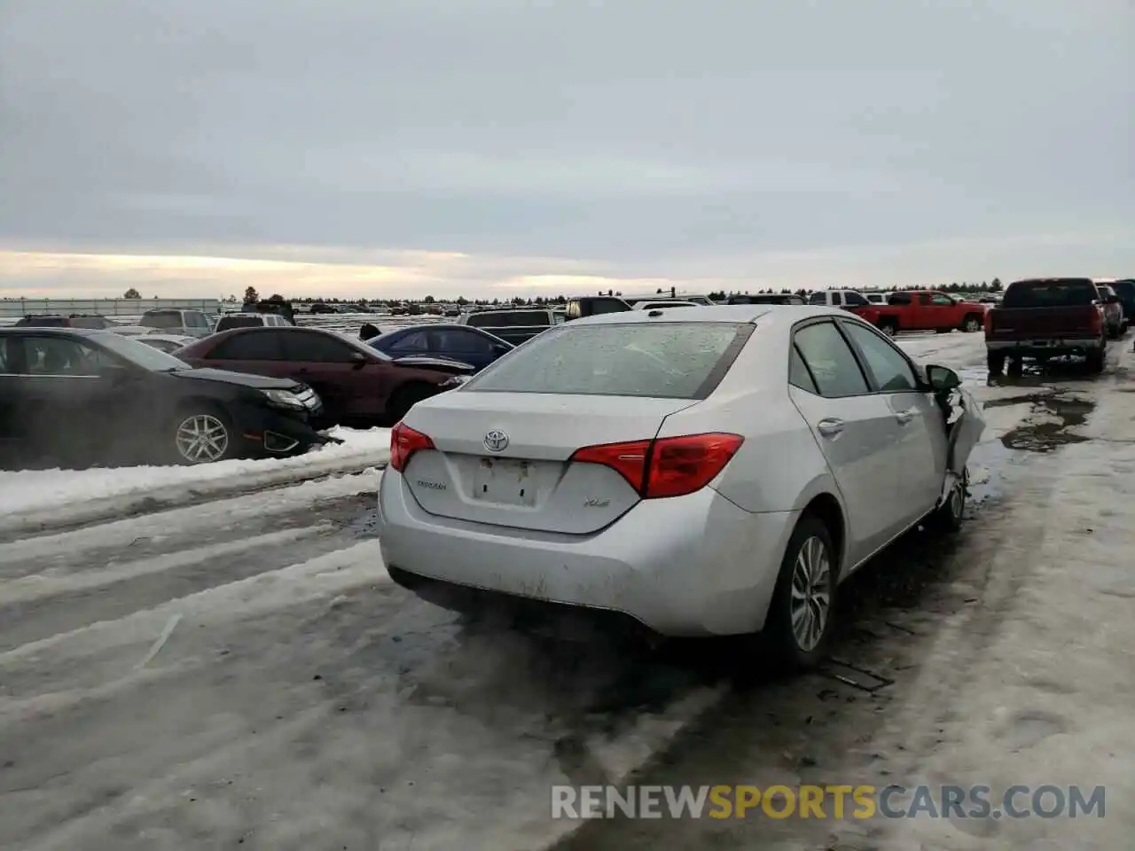 4 Photograph of a damaged car 2T1BURHE6KC190882 TOYOTA COROLLA 2019