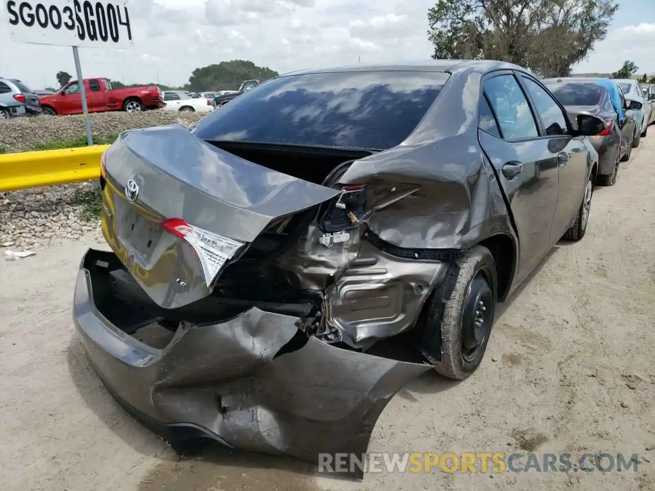 4 Photograph of a damaged car 2T1BURHE6KC191076 TOYOTA COROLLA 2019