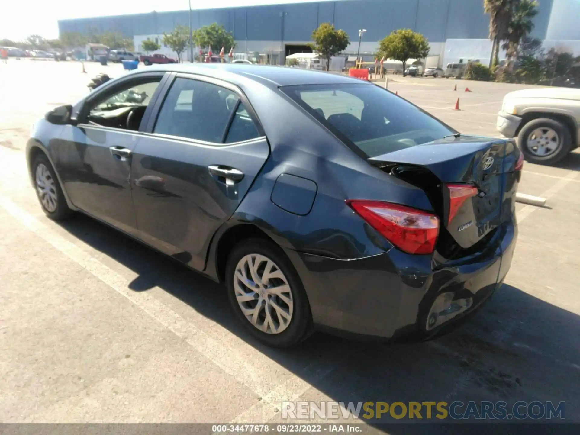 3 Photograph of a damaged car 2T1BURHE6KC191305 TOYOTA COROLLA 2019