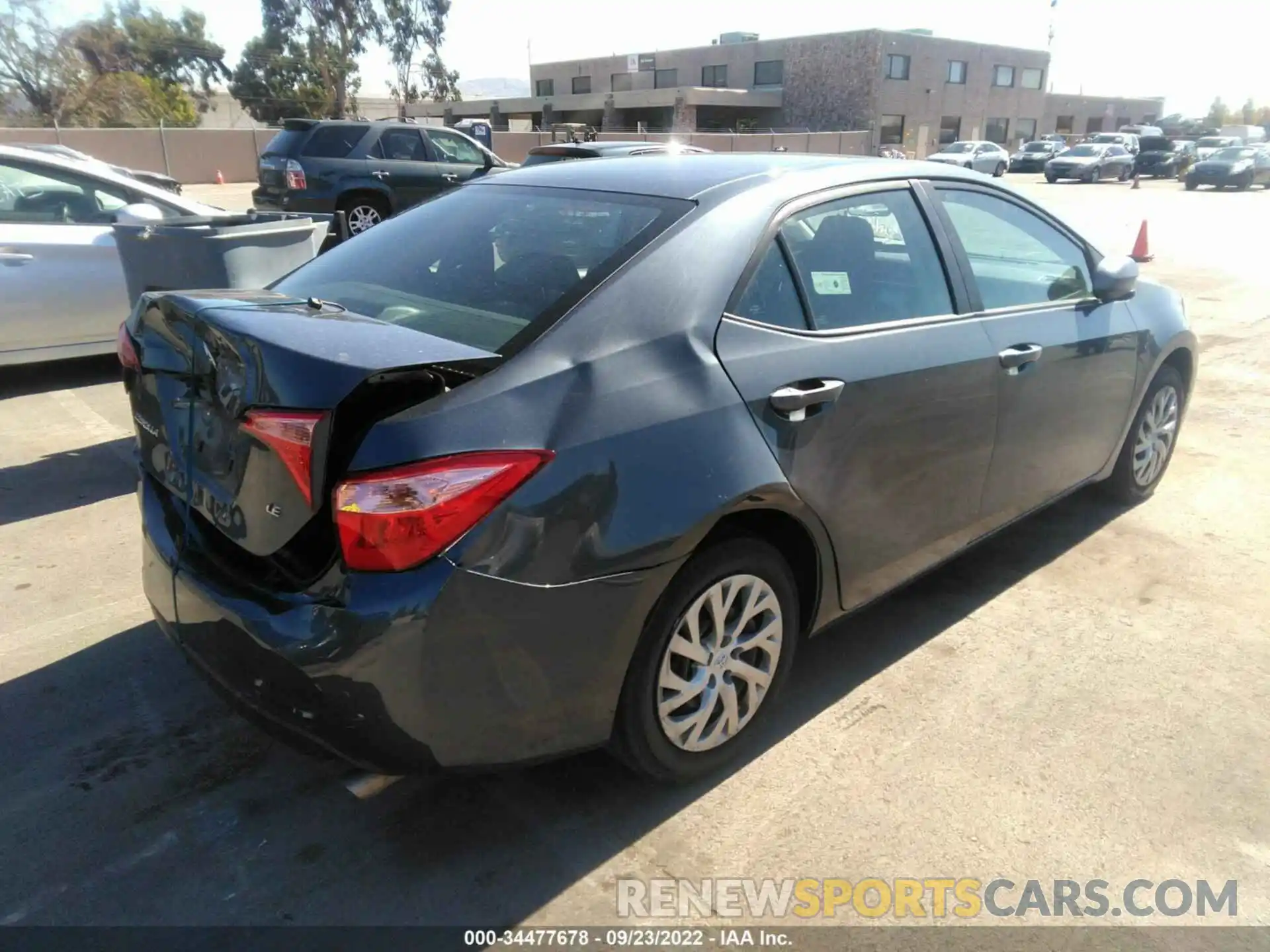 4 Photograph of a damaged car 2T1BURHE6KC191305 TOYOTA COROLLA 2019