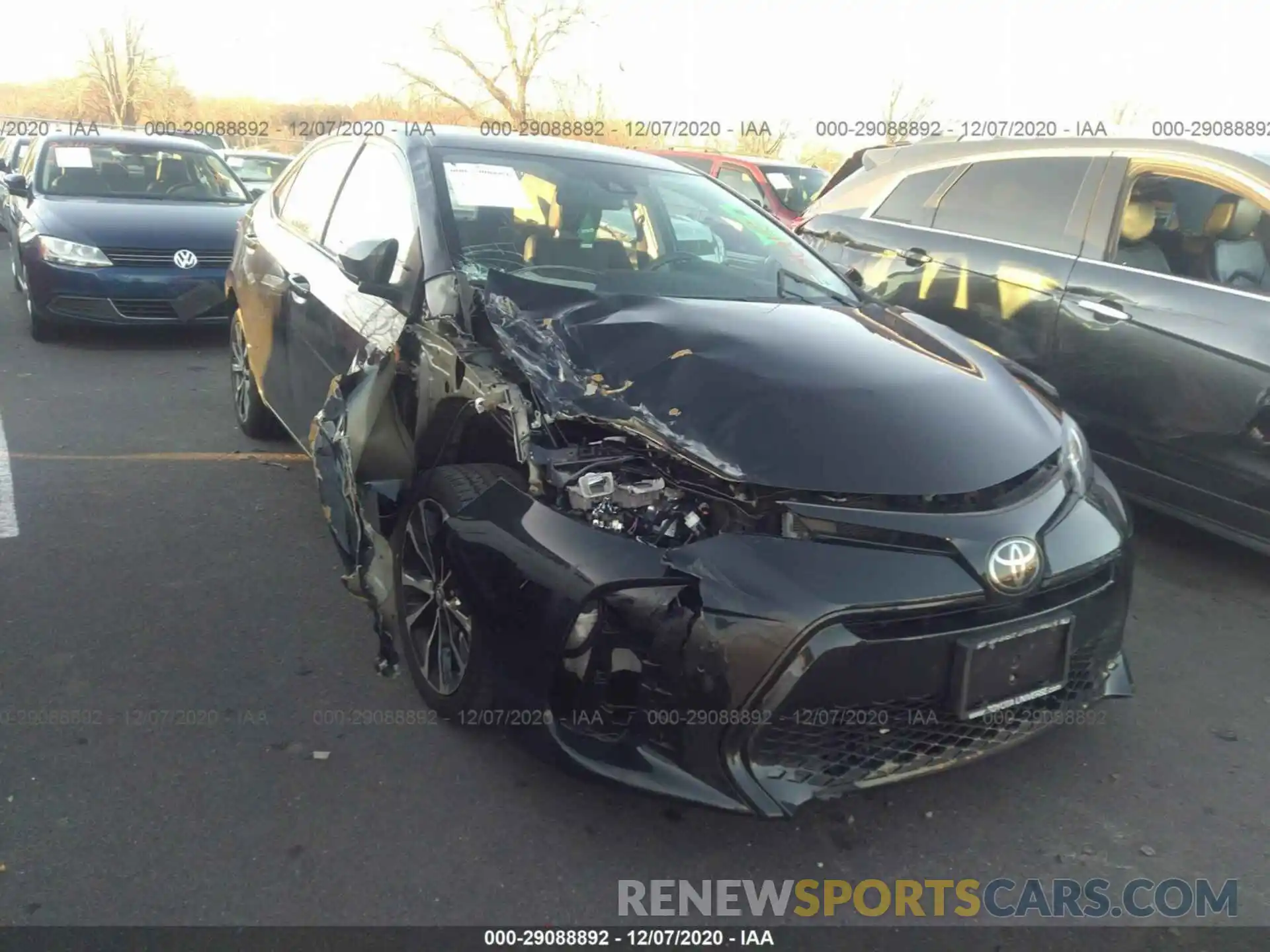 1 Photograph of a damaged car 2T1BURHE6KC191627 TOYOTA COROLLA 2019