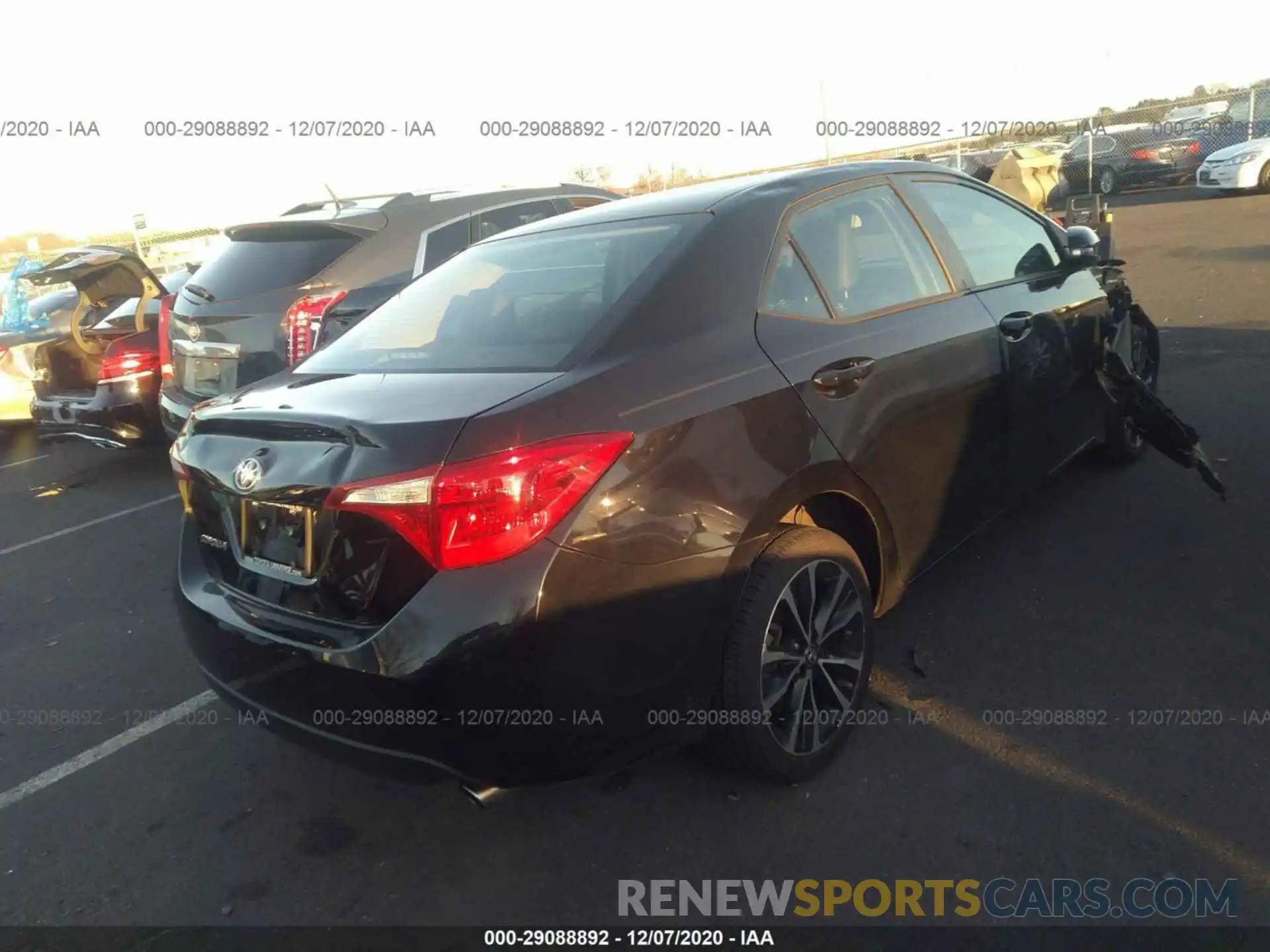 4 Photograph of a damaged car 2T1BURHE6KC191627 TOYOTA COROLLA 2019