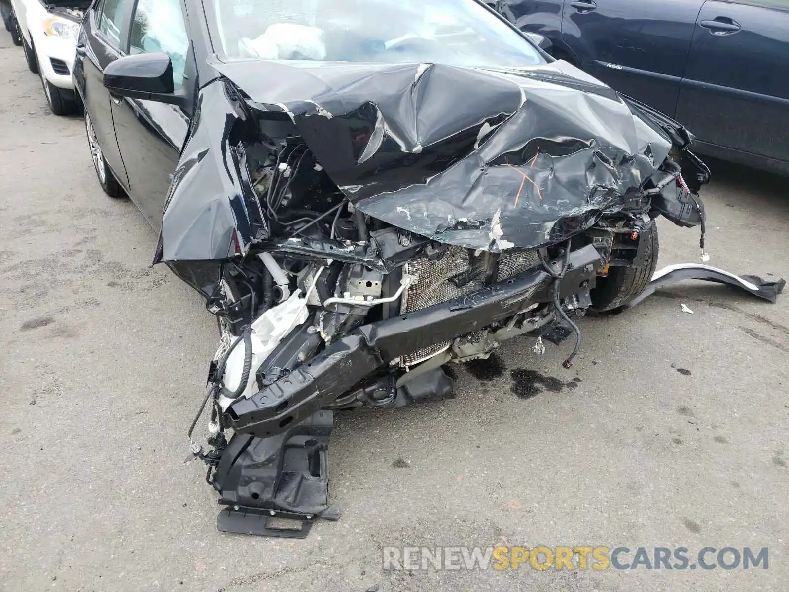 9 Photograph of a damaged car 2T1BURHE6KC192373 TOYOTA COROLLA 2019